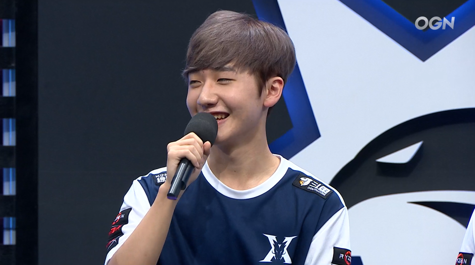 花生在Kingzone Dragonx击败Afreeca Freecs中弹出