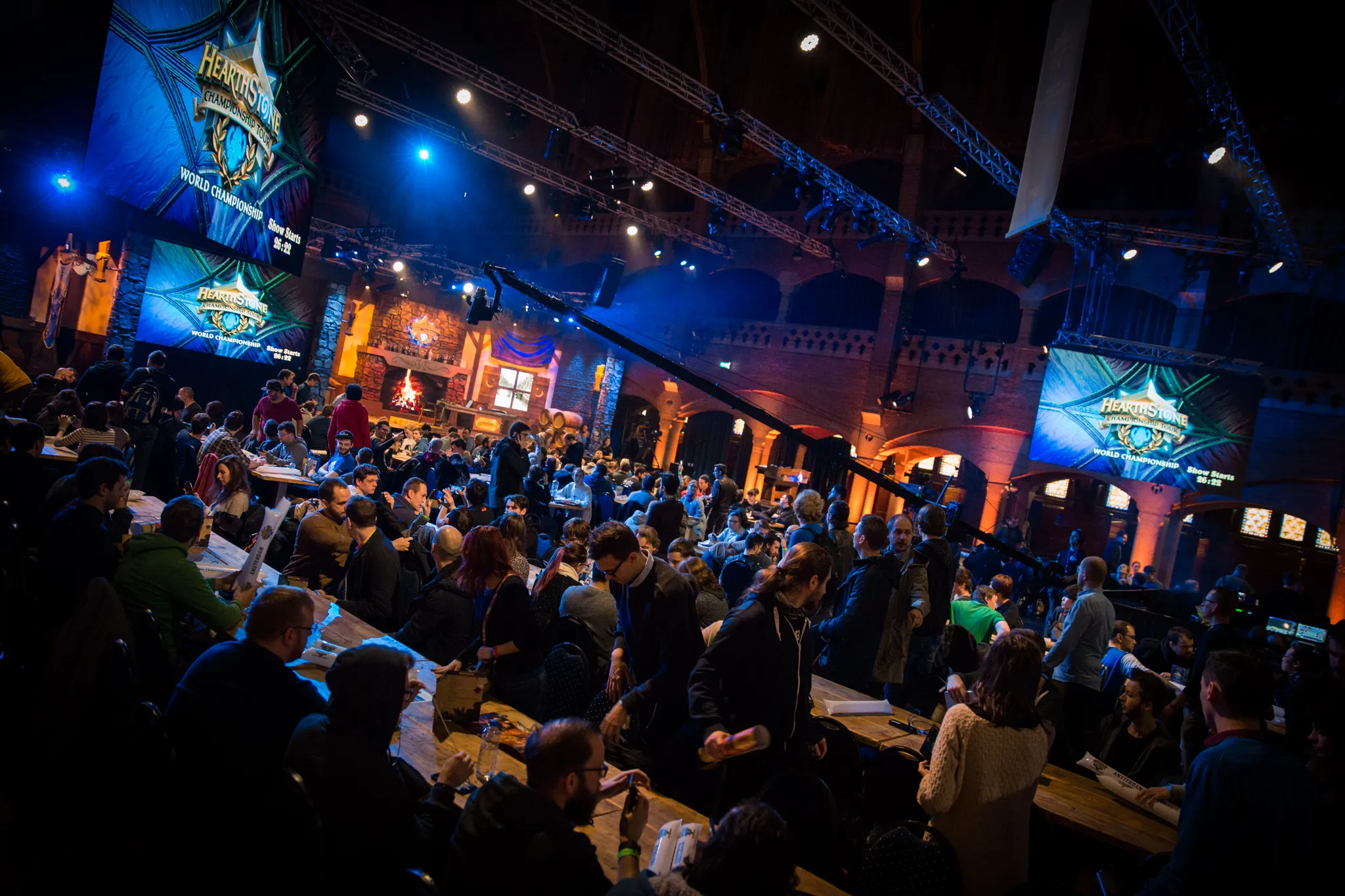 Hearthstone Esports负责人Che Chou在Tour Stops，Infort HCT和Blizzard的电子竞技生态系统上的成功