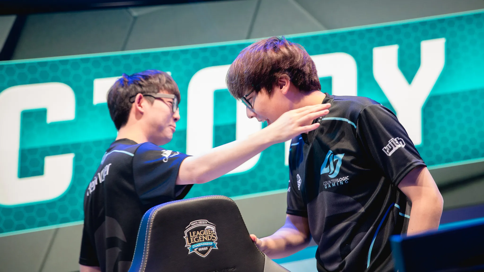 CLG通过击败Echo Fox，将他们的连胜纪录扩大到4