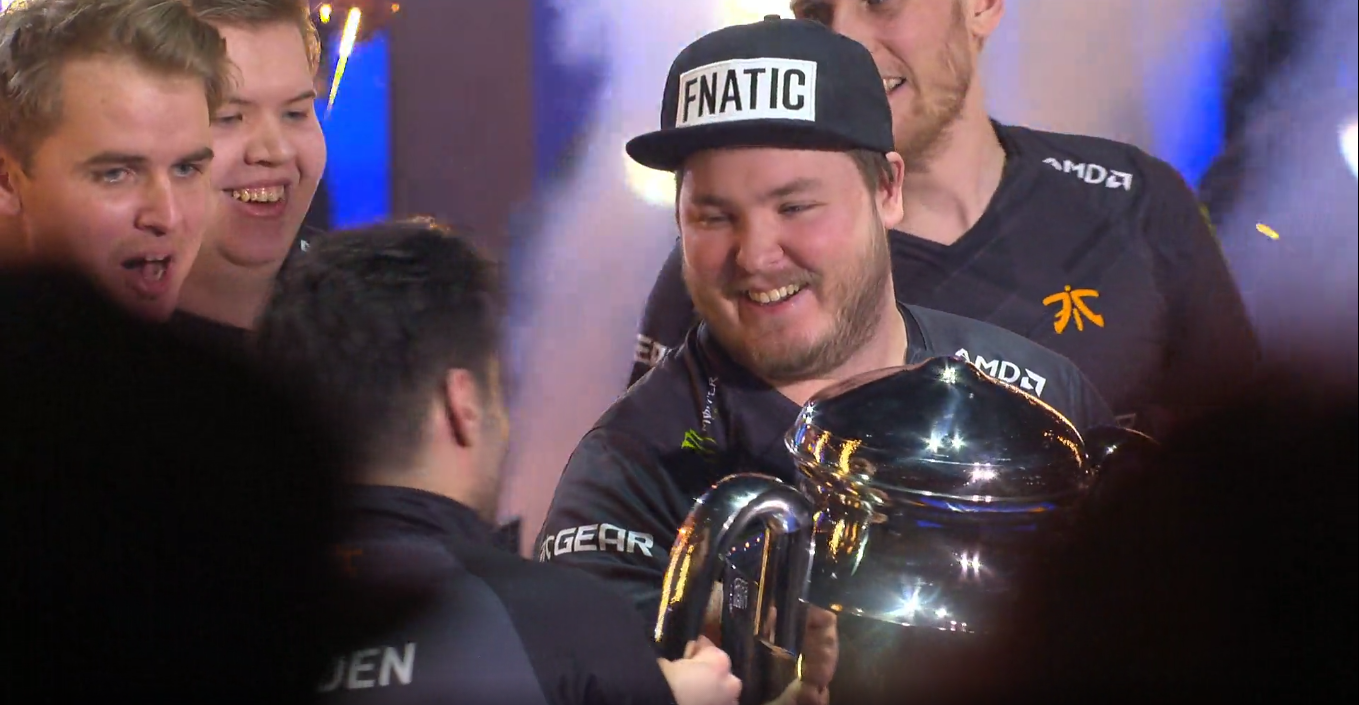 在IEM世界冠军总决赛中，Fnatic Topple Faze氏族