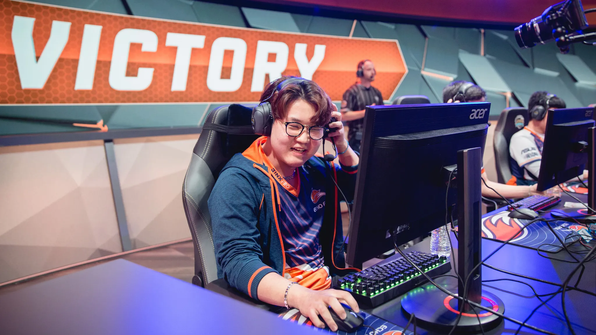 Huni在Echo Fox贏得了100個盜賊的勝利中帶出了他的Yasuo
