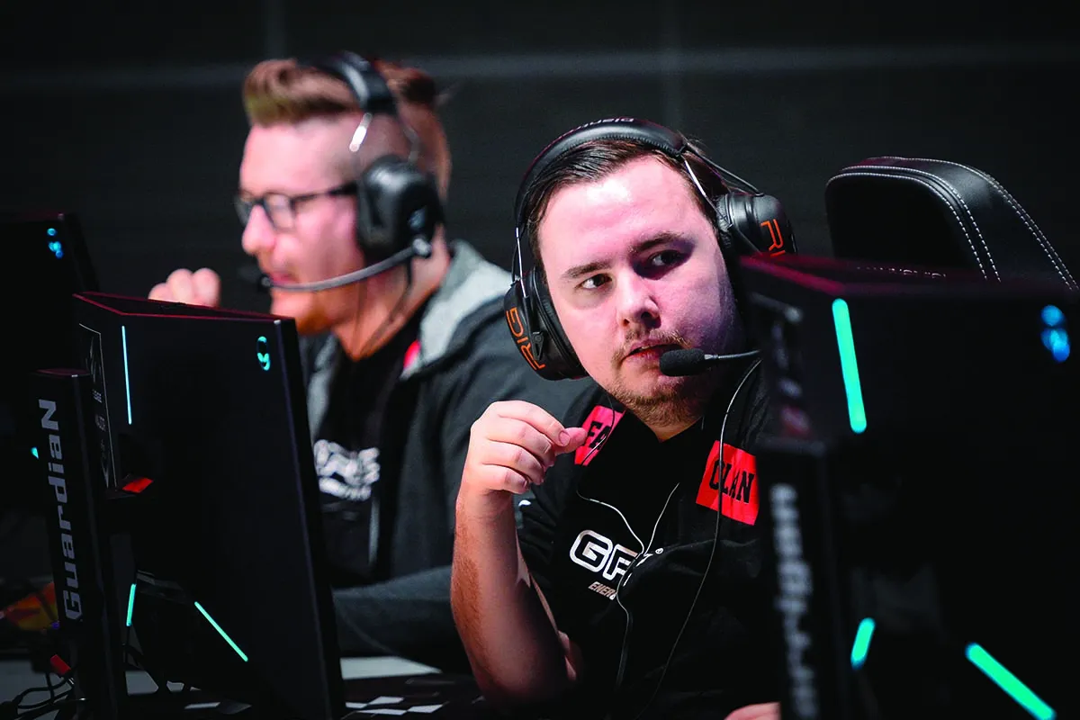 Faze氏族在Eleague少校四分之一决赛中摔跤