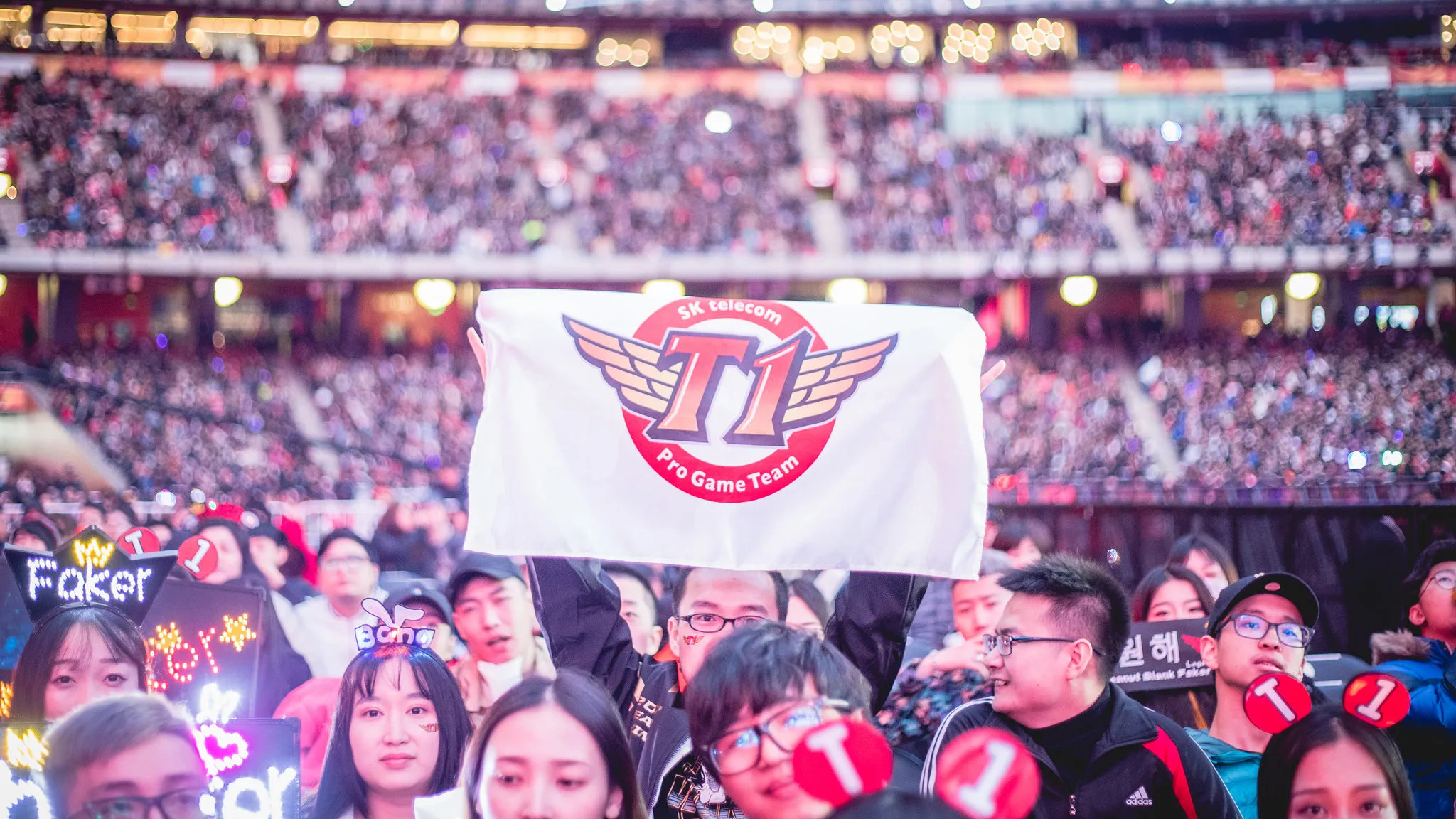 SK Telecom T1標誌Top Laner Thal和Jungler Blossom 2018賽季
