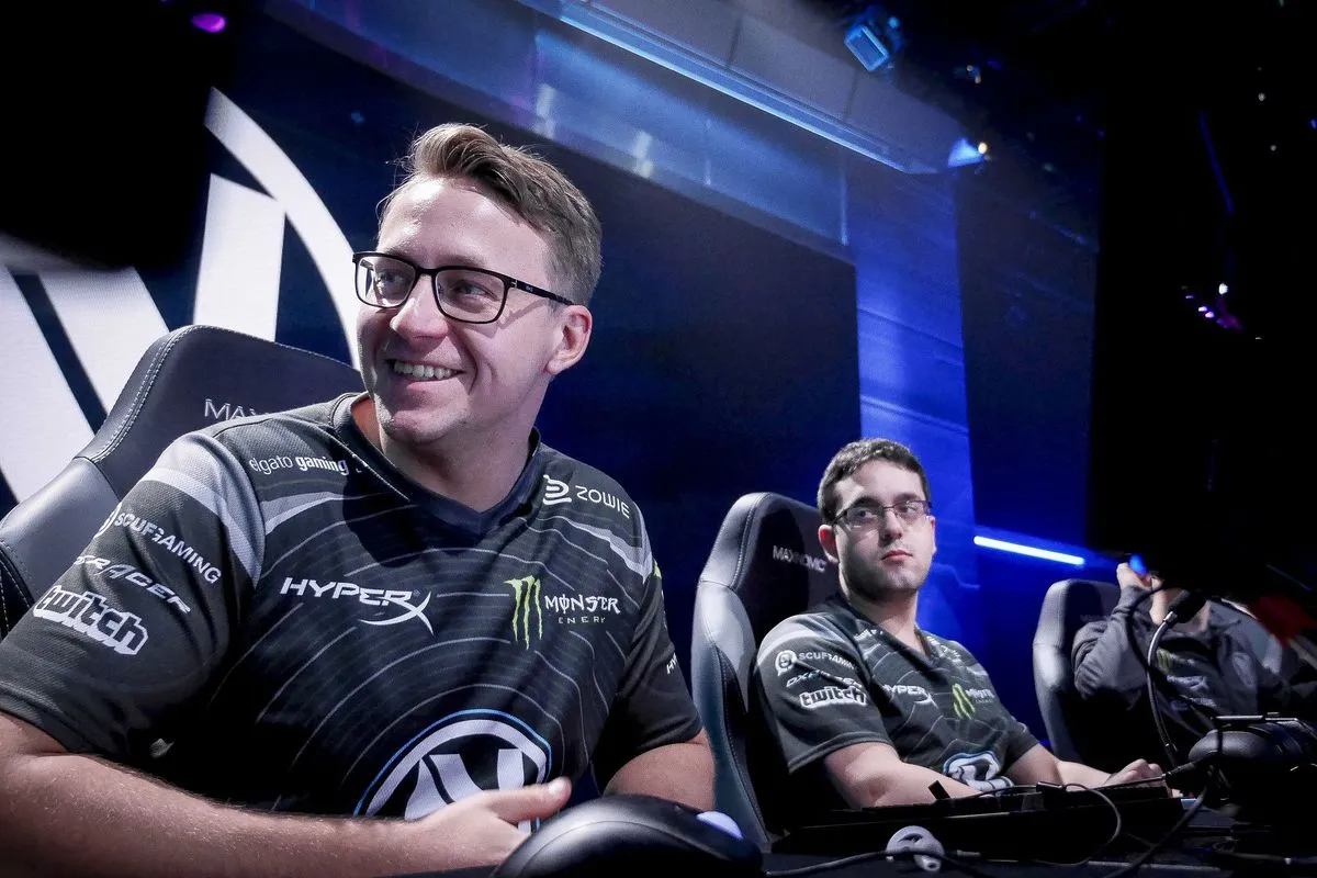 《守望先锋》传奇人物 Dennis“INTERNETHULK”Hawelka 去世，享年 30 岁