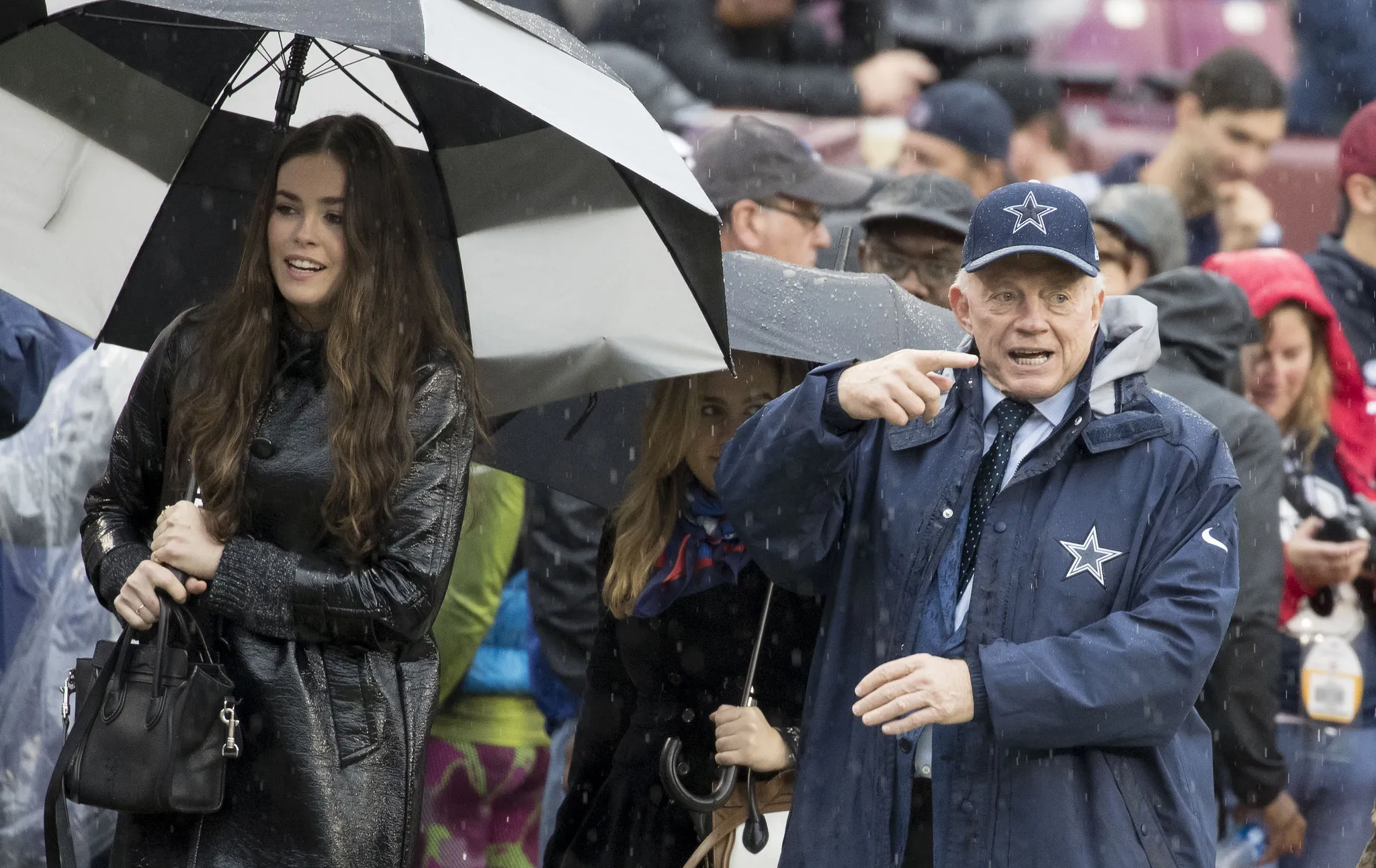 達拉斯牛仔老闆傑里·瓊斯（Jerry Jones）購買複雜性遊戲