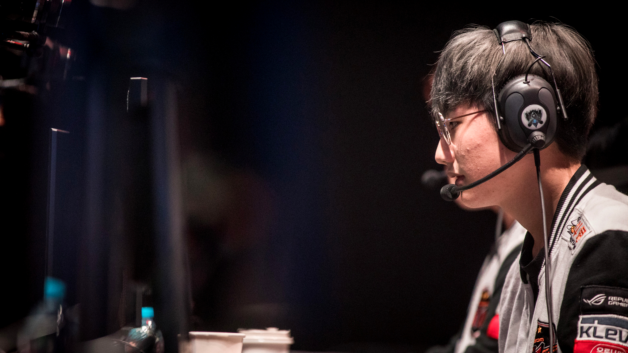 SK Telecom T1从失败的边缘反弹，击败Edward Gaming