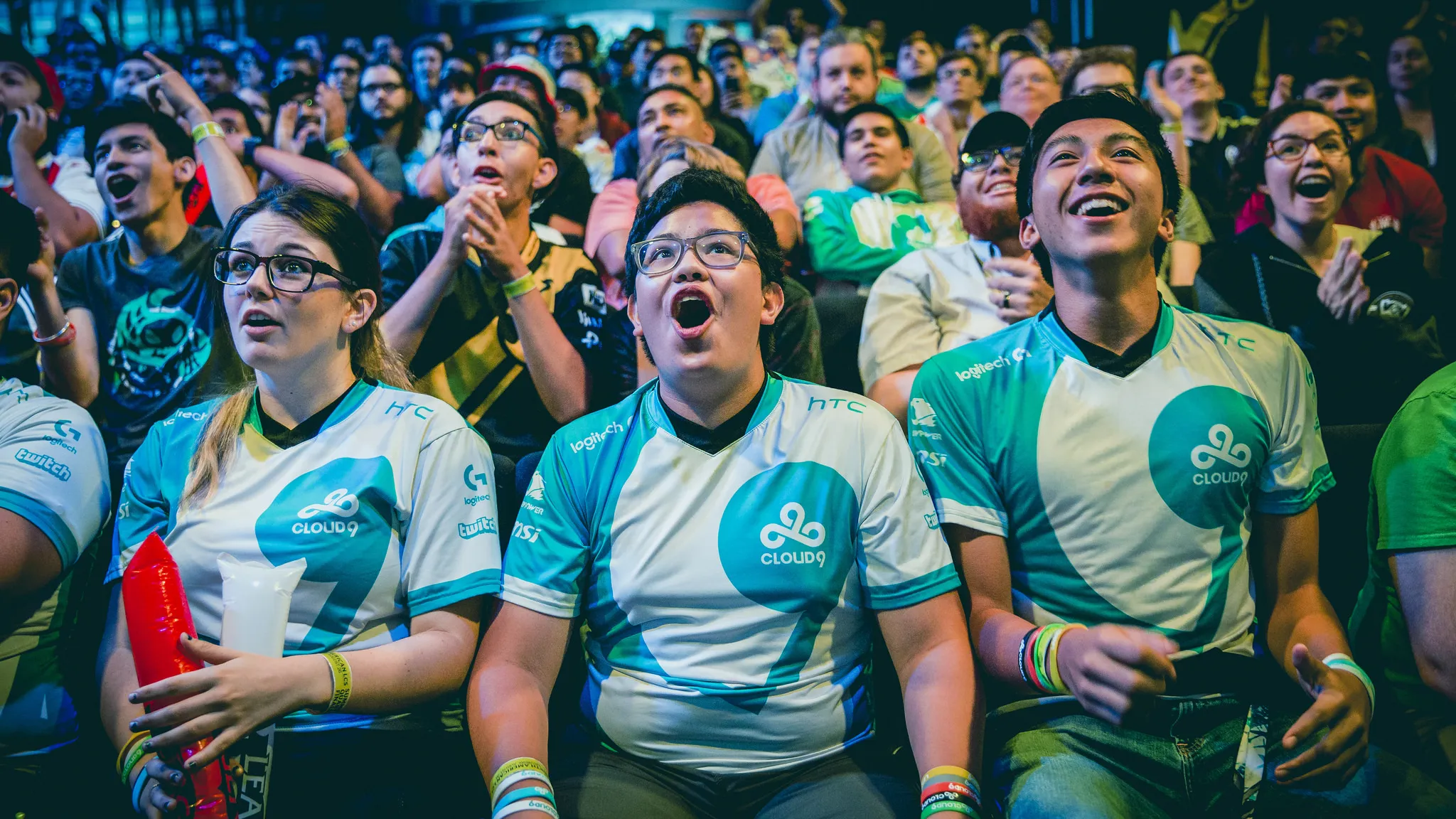 Cloud9在令人嘆為觀止的遊戲4中消除CLG，在他們的世界上蓋章