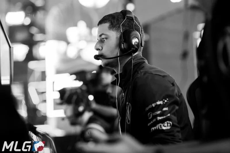 约翰离开 Team EnVyUs 并成为《使命召唤：二战》的自由球员