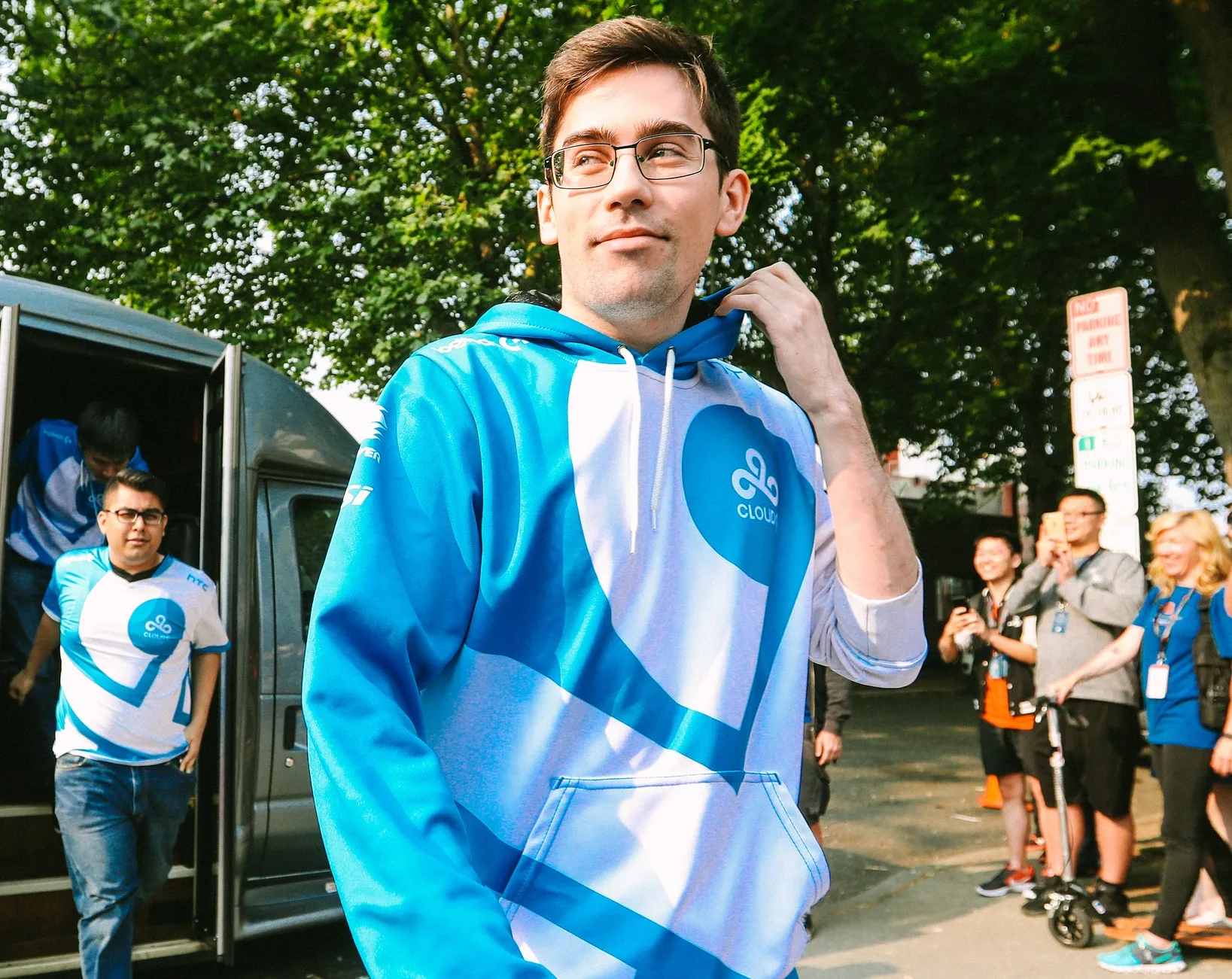Cloud9，Ti7季后赛第一天以来，被淘汰的团队中的Invictus游戏活力