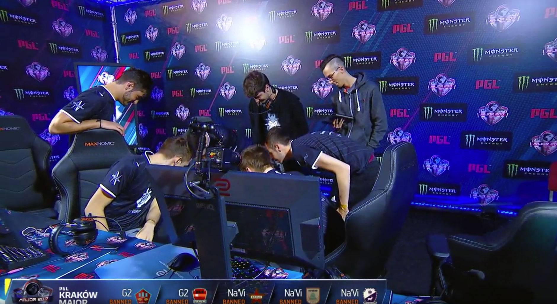G2翻转一枚硬币，在PGL Major上在立交桥上击败Na'vi
