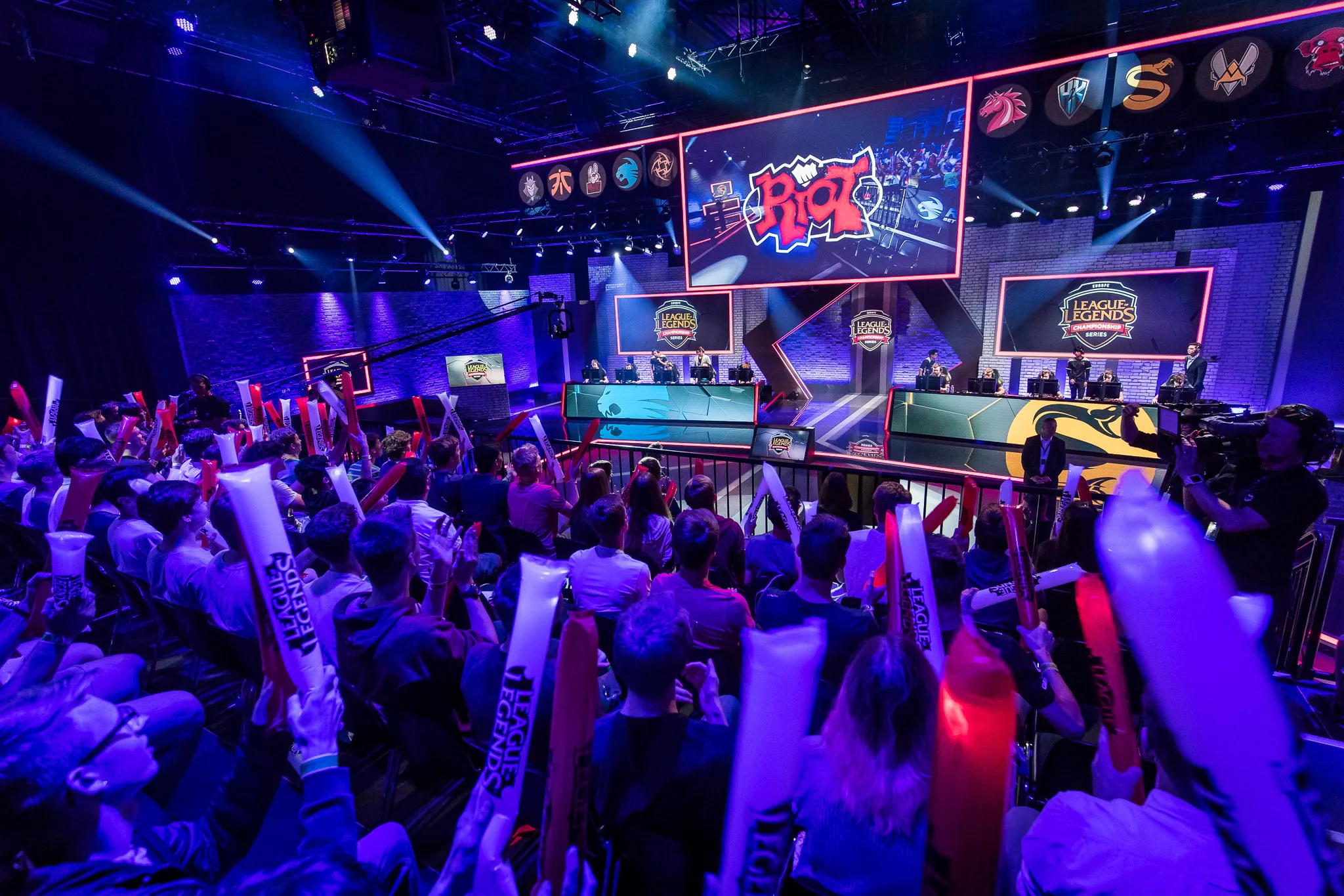 为什么有些 EU LCS 队伍这么差？