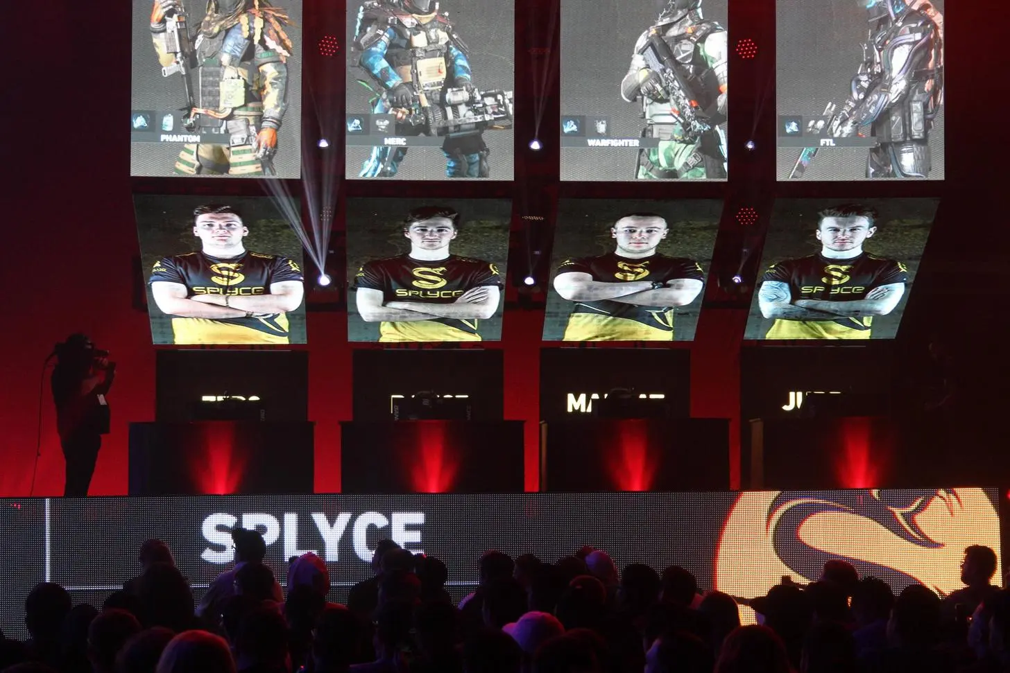 Splyce占主导地位，Cloud9在CWL全球职业联赛的第一天就摇摆不定