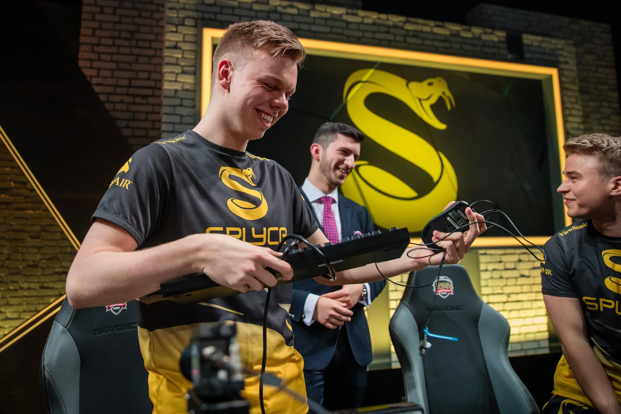 G2和Splyce主导：EU LCS第6周，第2天回顾