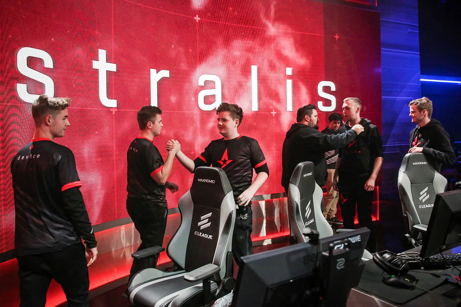 Astralis Fend Fend off faze夺取IEM Katowice标题