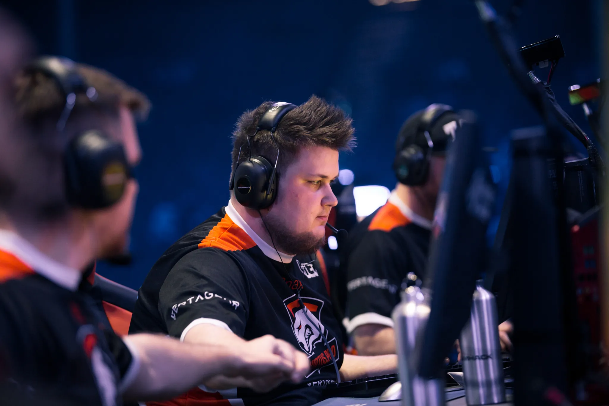 Virtus Pro在统治半决赛之后赢得DH大师Vegas决赛
