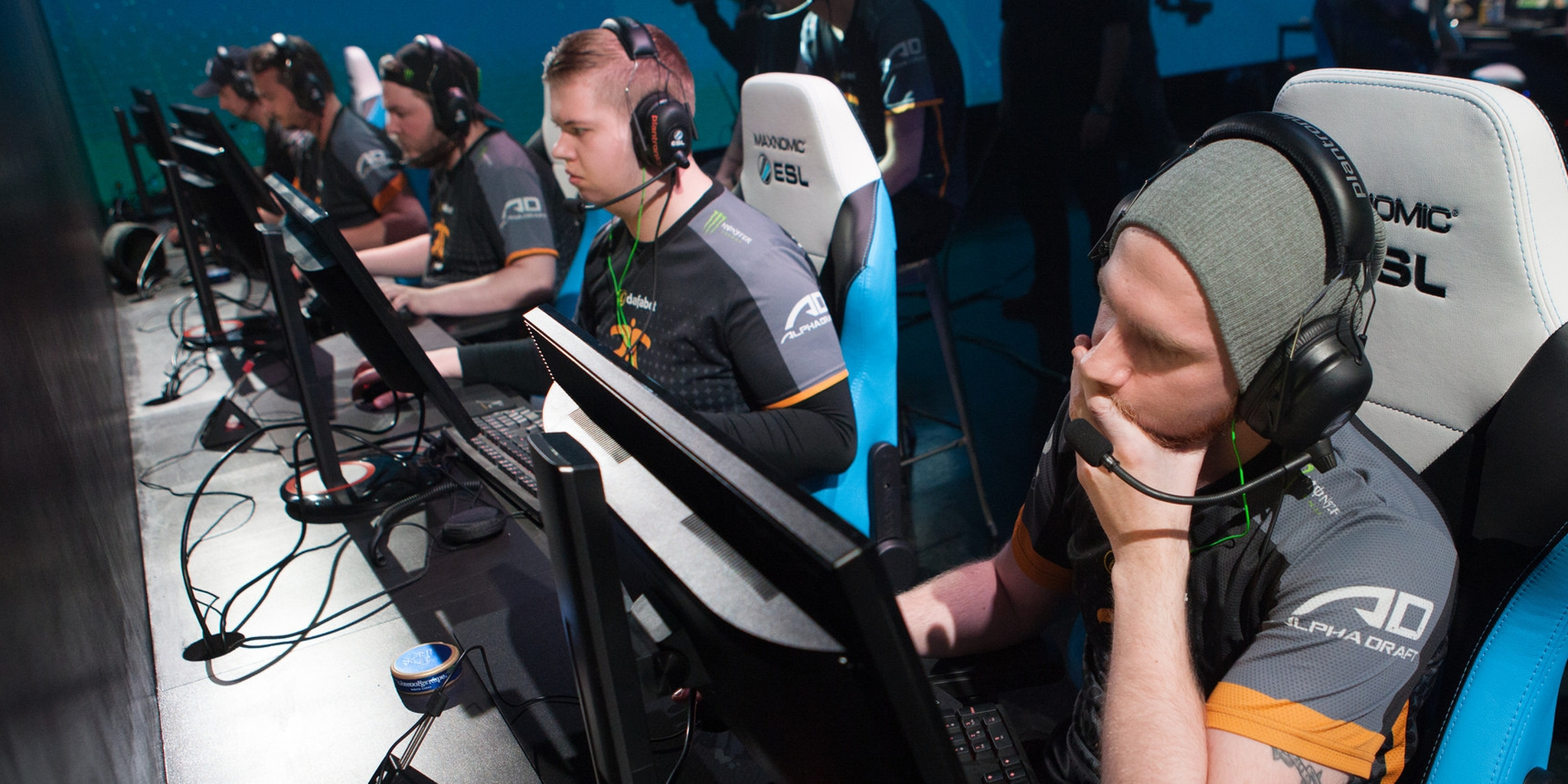fnatic和G2在ESL One Cologne的第一天之後為生存而戰