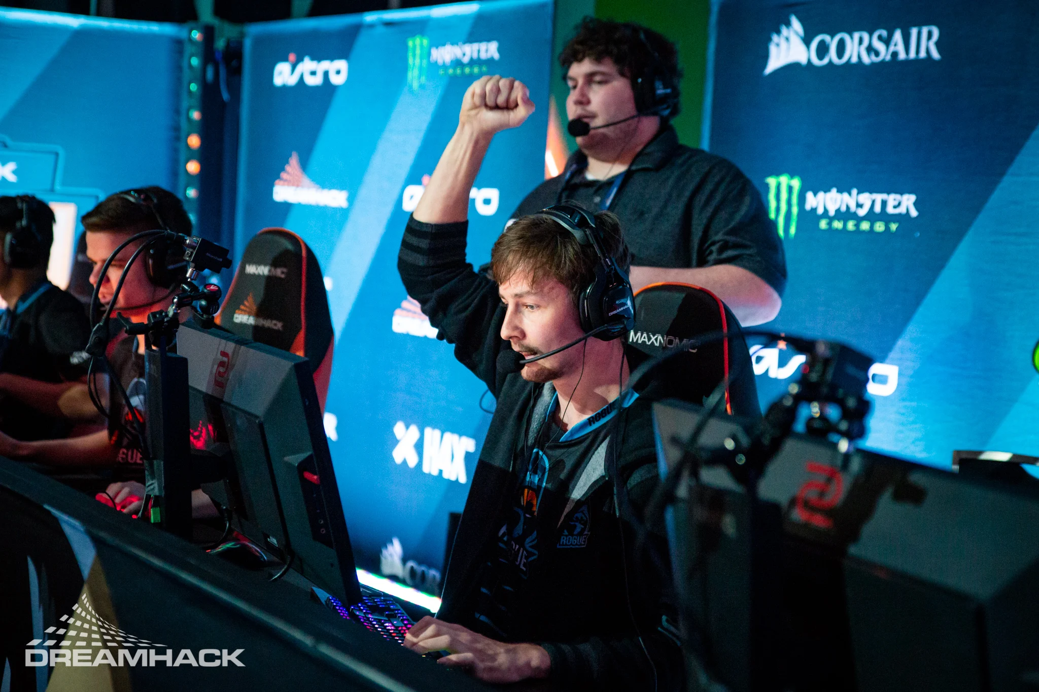 North 用 cadiaN 和 gade 取代 MSL 和 niko