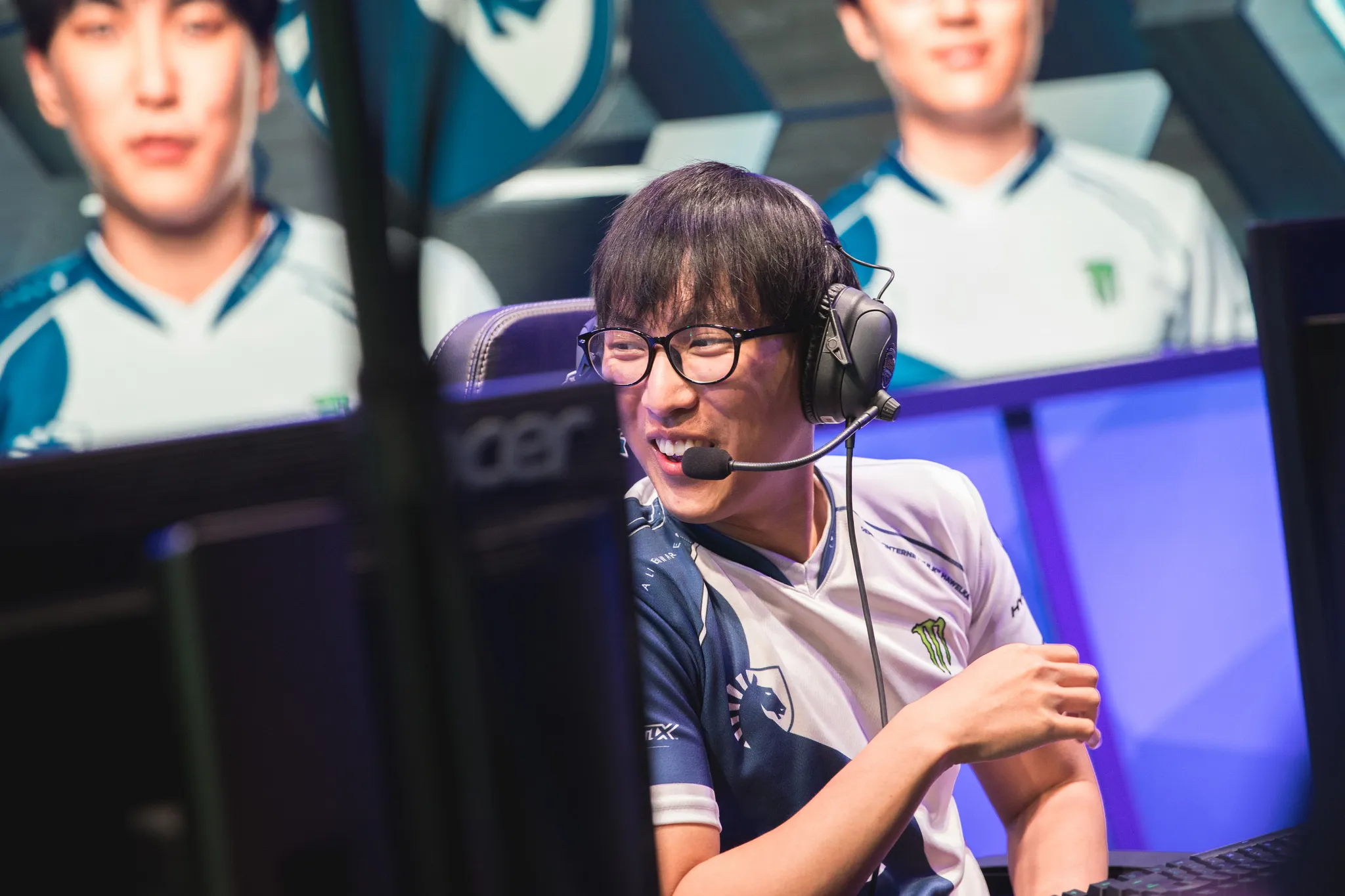 Doublelift：“我坐在板凳上，因為直到最近我才沒有動力”