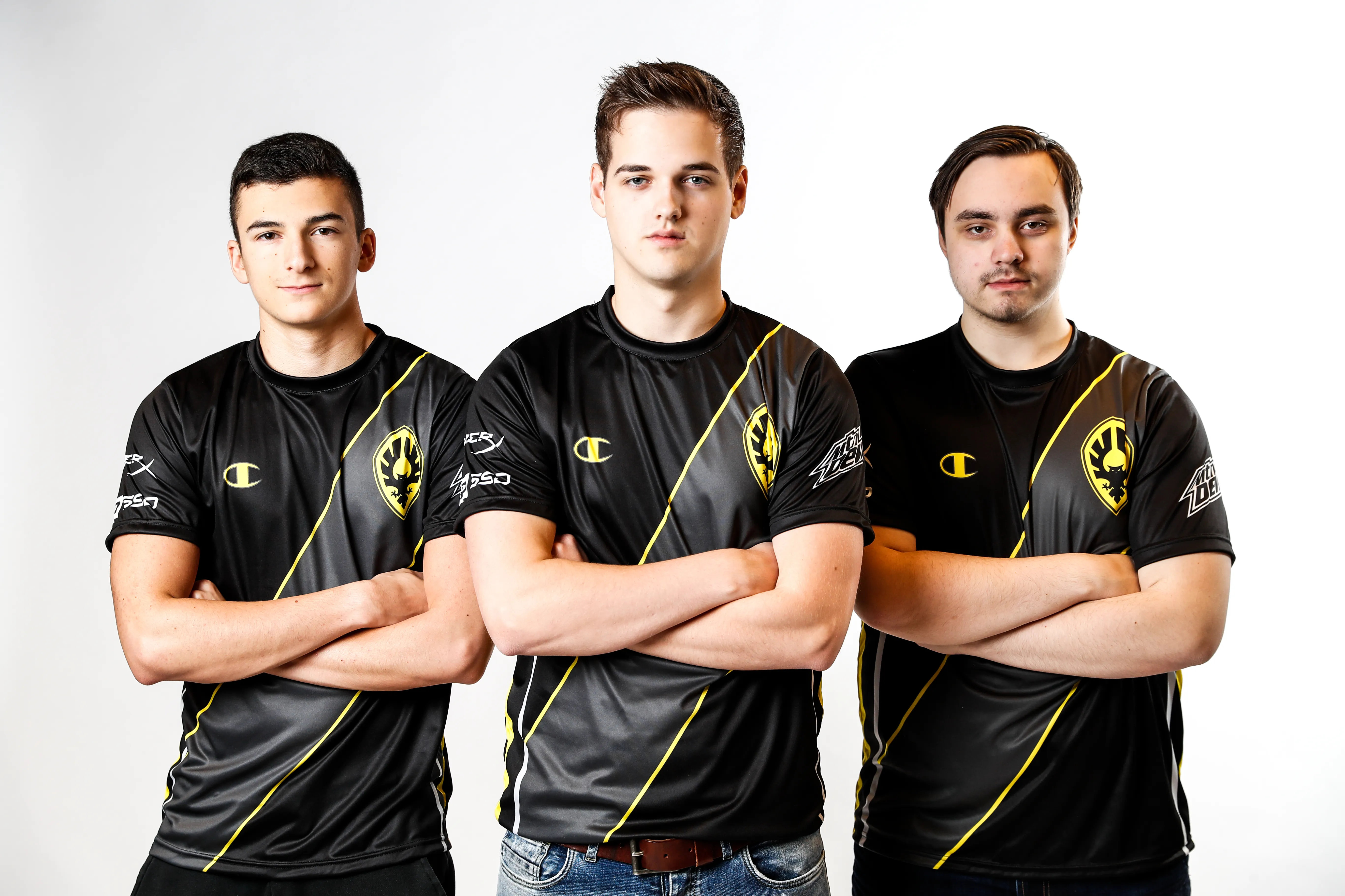 Dignitas首次亮相新徽標和球衣