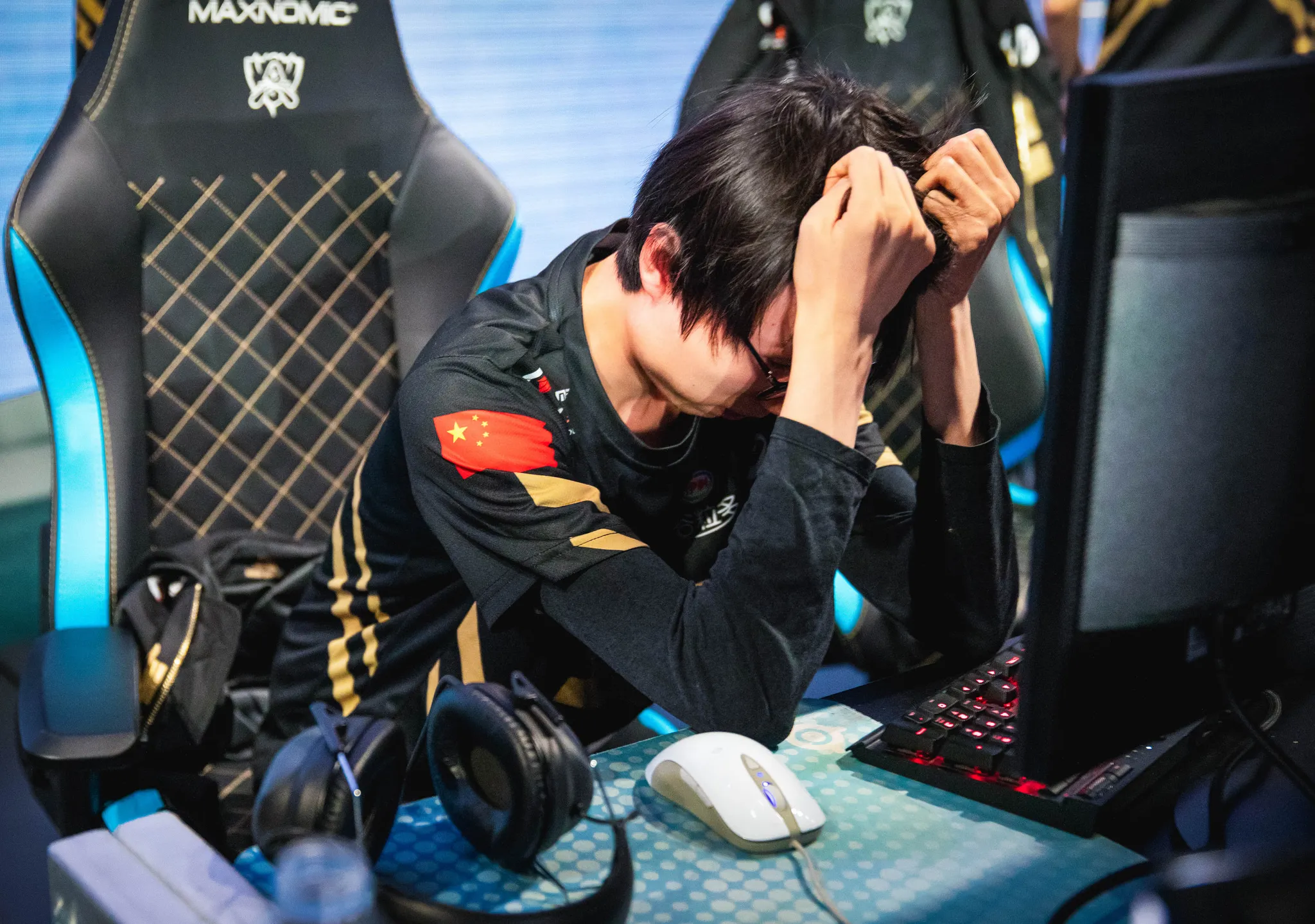 the bilibili游戏手RNG他们的第一个2021 LPL Spring Split