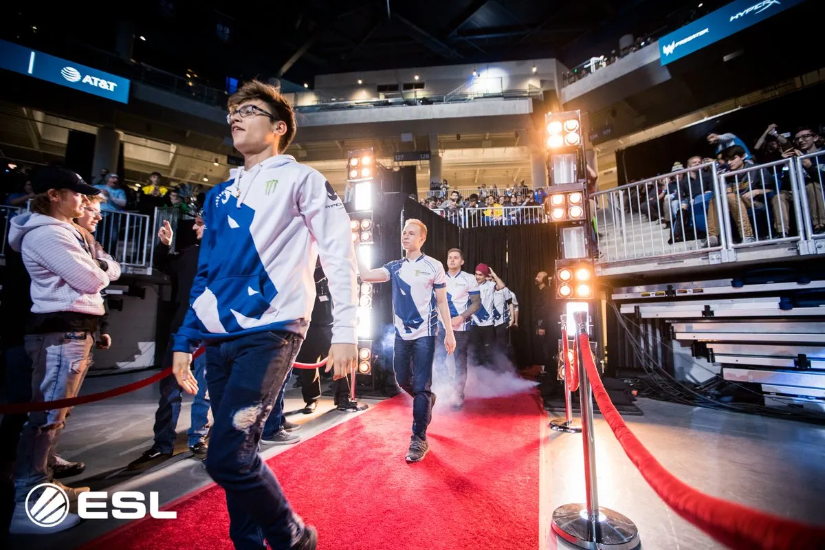 液體消除了Faze，將在IEM芝加哥決賽中面對Astralis