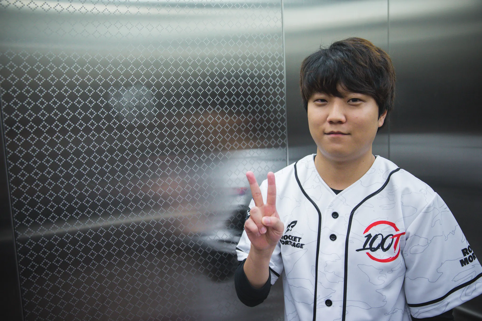 週六重返 100 Thieves 的 LCS 首發陣容