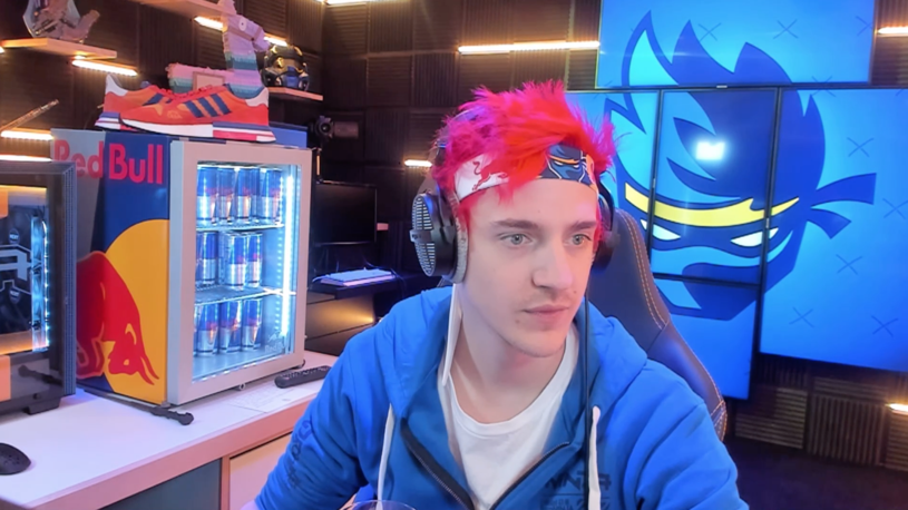 忍者在Fortnite的天空中发现了一个大迪斯科球：战斗大赛