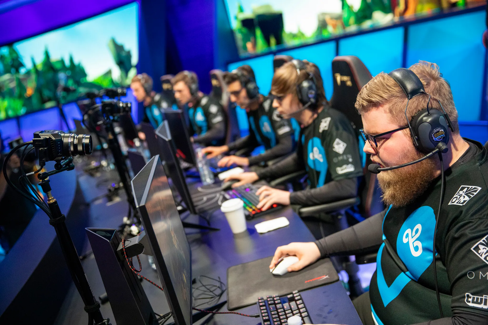 Nisqy 的 Aatrox 带领 Cloud9 击败 100 Thieves，取得 2019 LCS 春季赛首场胜利