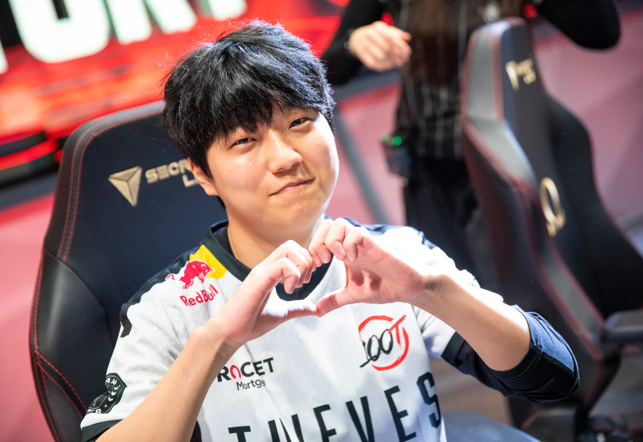 100個盜賊結束了Cloud9在2020 LCS Summer Split的不敗連勝紀錄