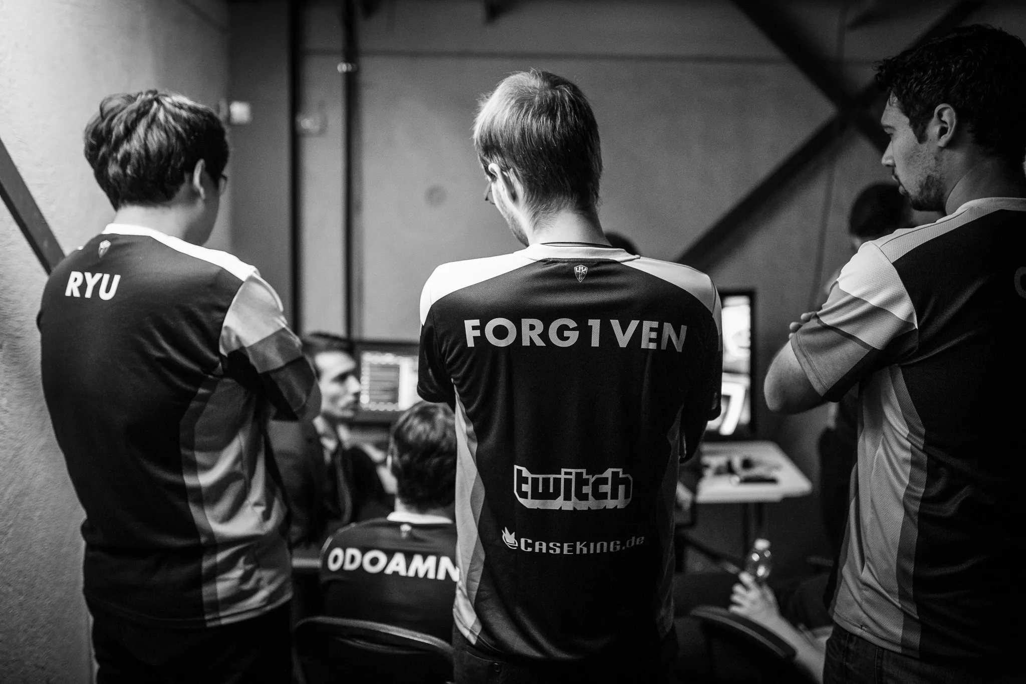 青訓 ADC Inaxe 將在沙爾克 04 第 4 週的比賽中首發出場，取代 FORG1VEN