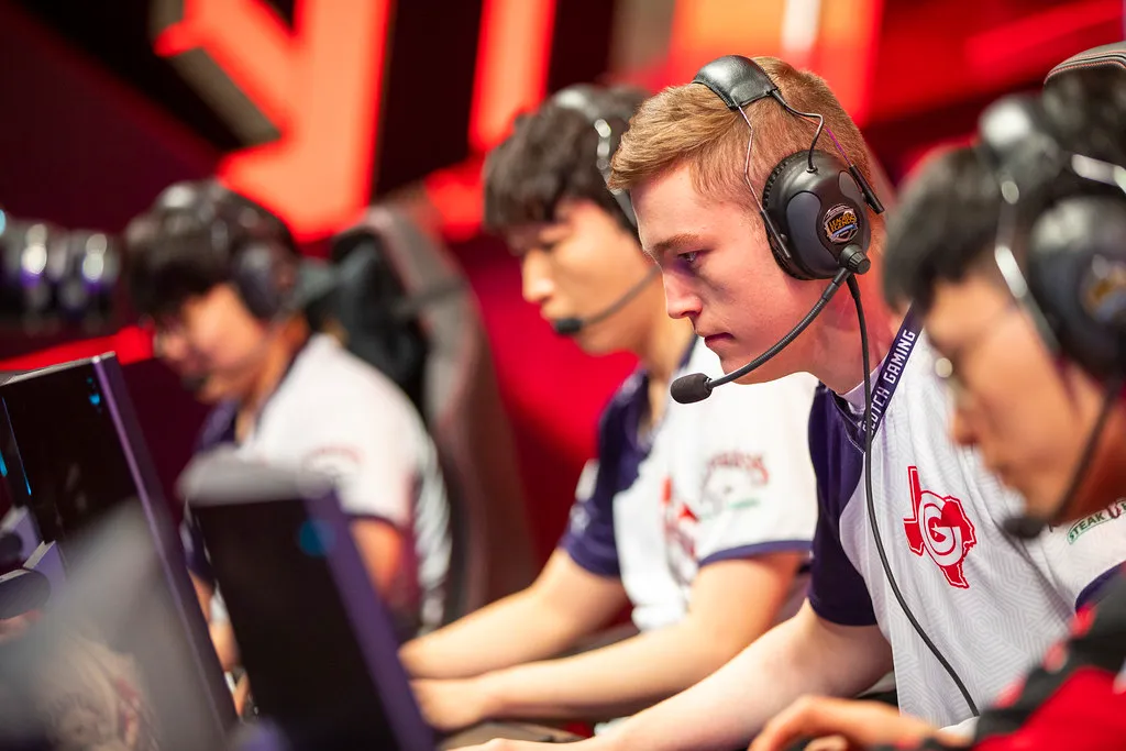 Dignitas與離合器遊戲的LCS專營權合併