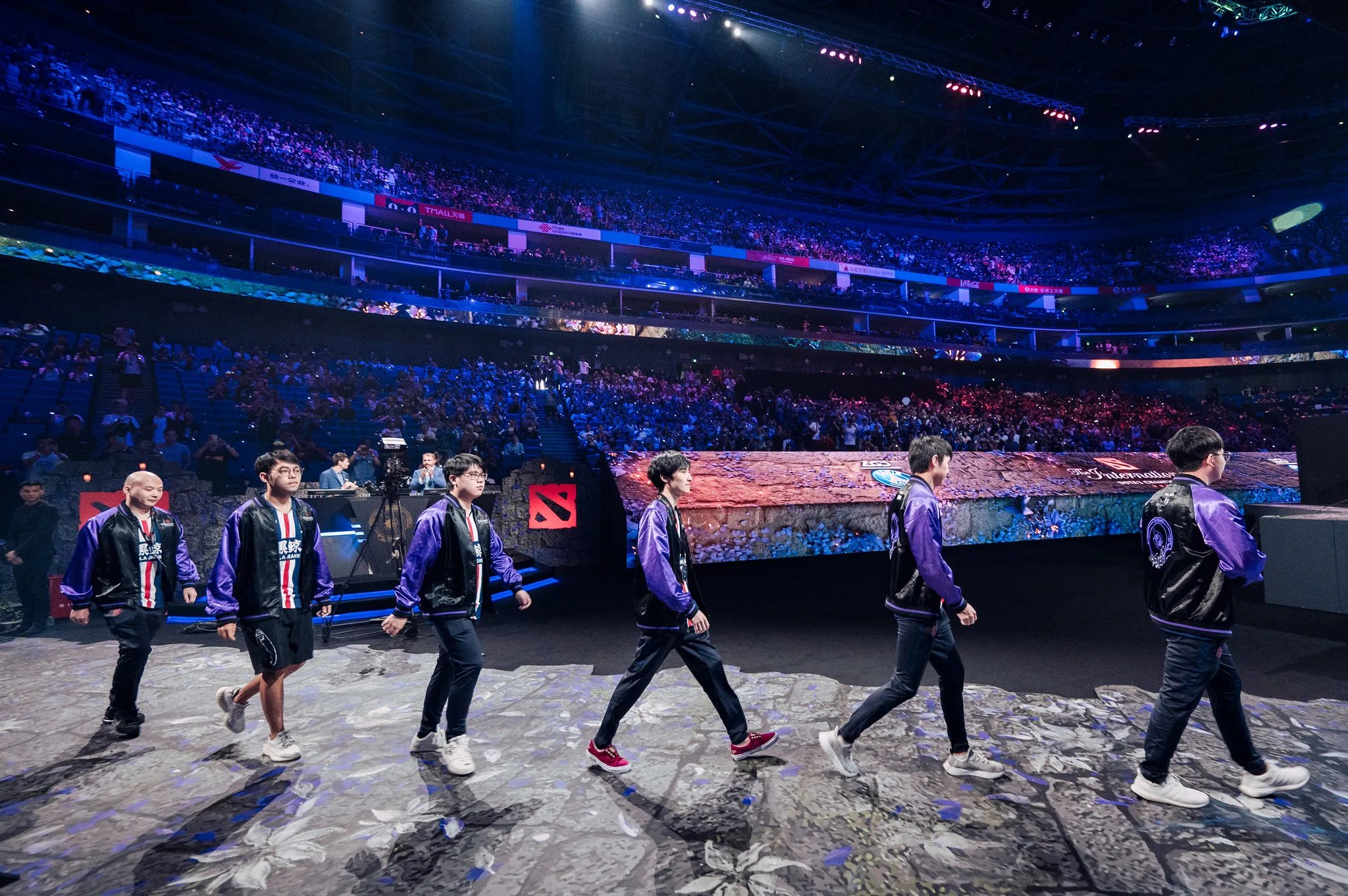 PSG.LGD 在 2019 年国际邀请赛上险胜 Vici Gaming