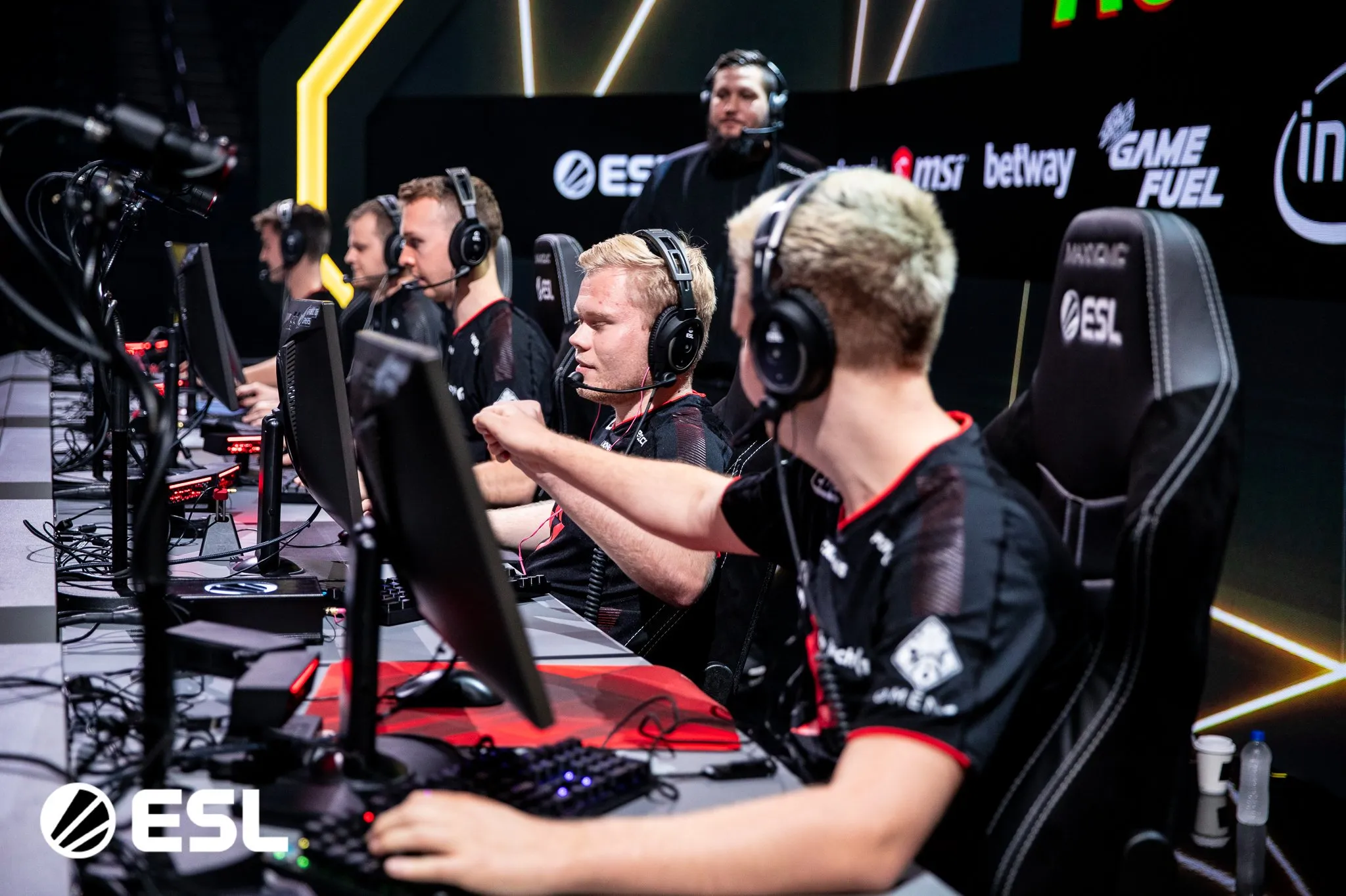 团队精神在IEM Katowice Group最终的第三次地图中占主导地位