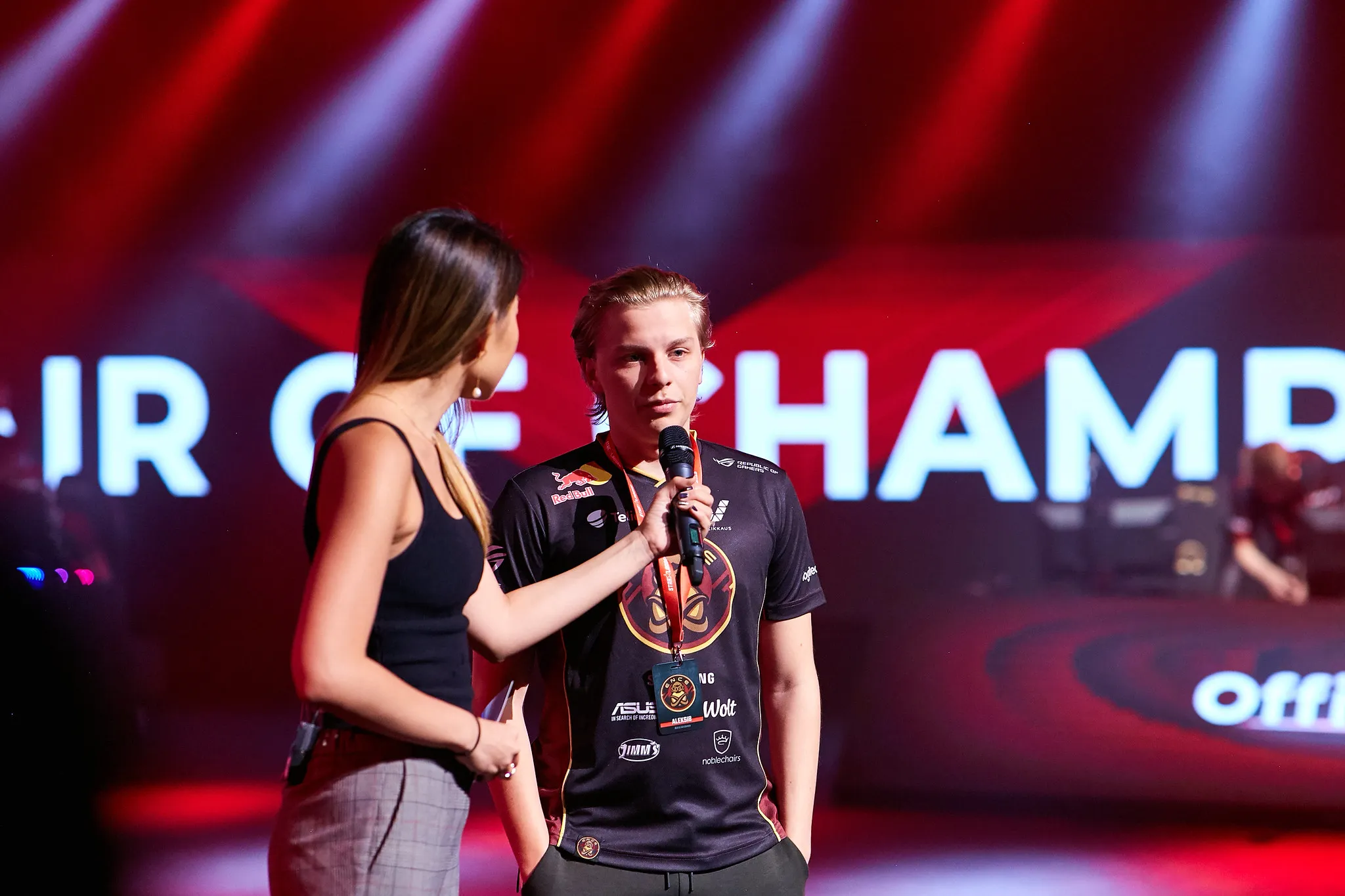 据报道，Complexity 向 Aleksib 提出了价值 100 万美元的交易