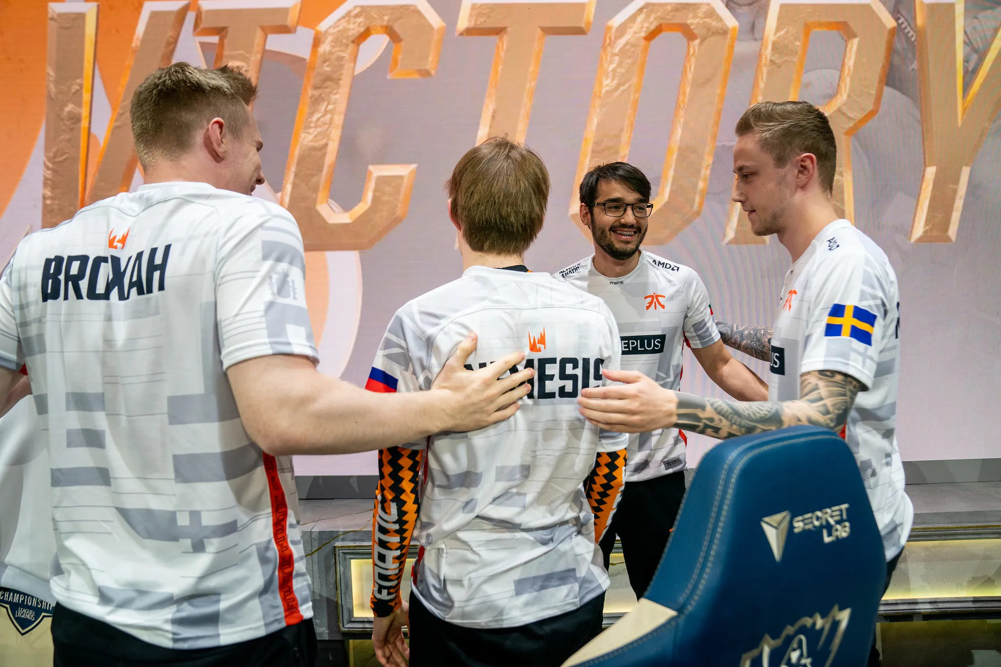 fnatic拔出Veigar以摧毀2019年世界舞台上的SKT