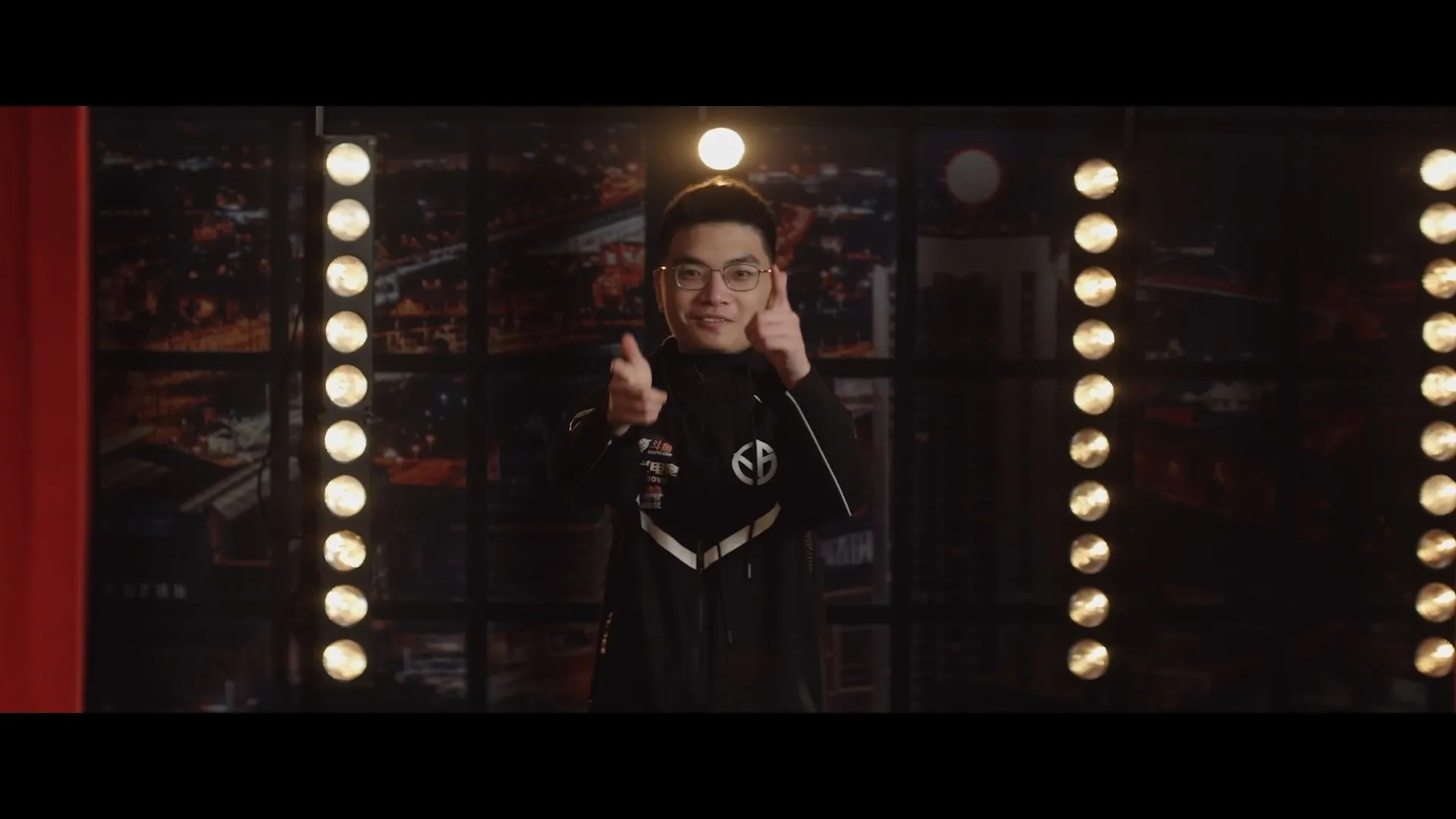VICI GAMING TOUND IT IT OUT與Invictus Gaming在萊比錫少校