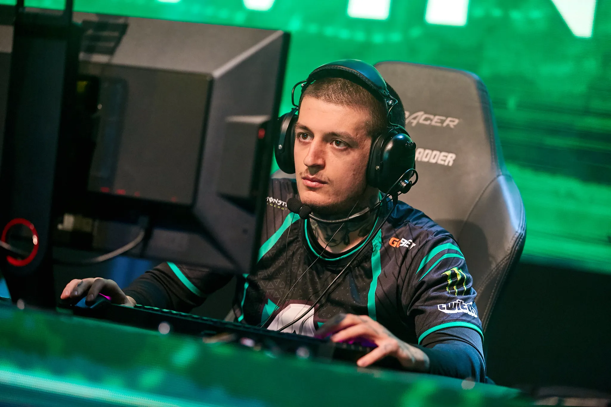 在Starladder Imbatv dota 2 Minor中，聯盟與Divine Rapier Troll一起在對抗Boom Esports的恐慌中倖存下來