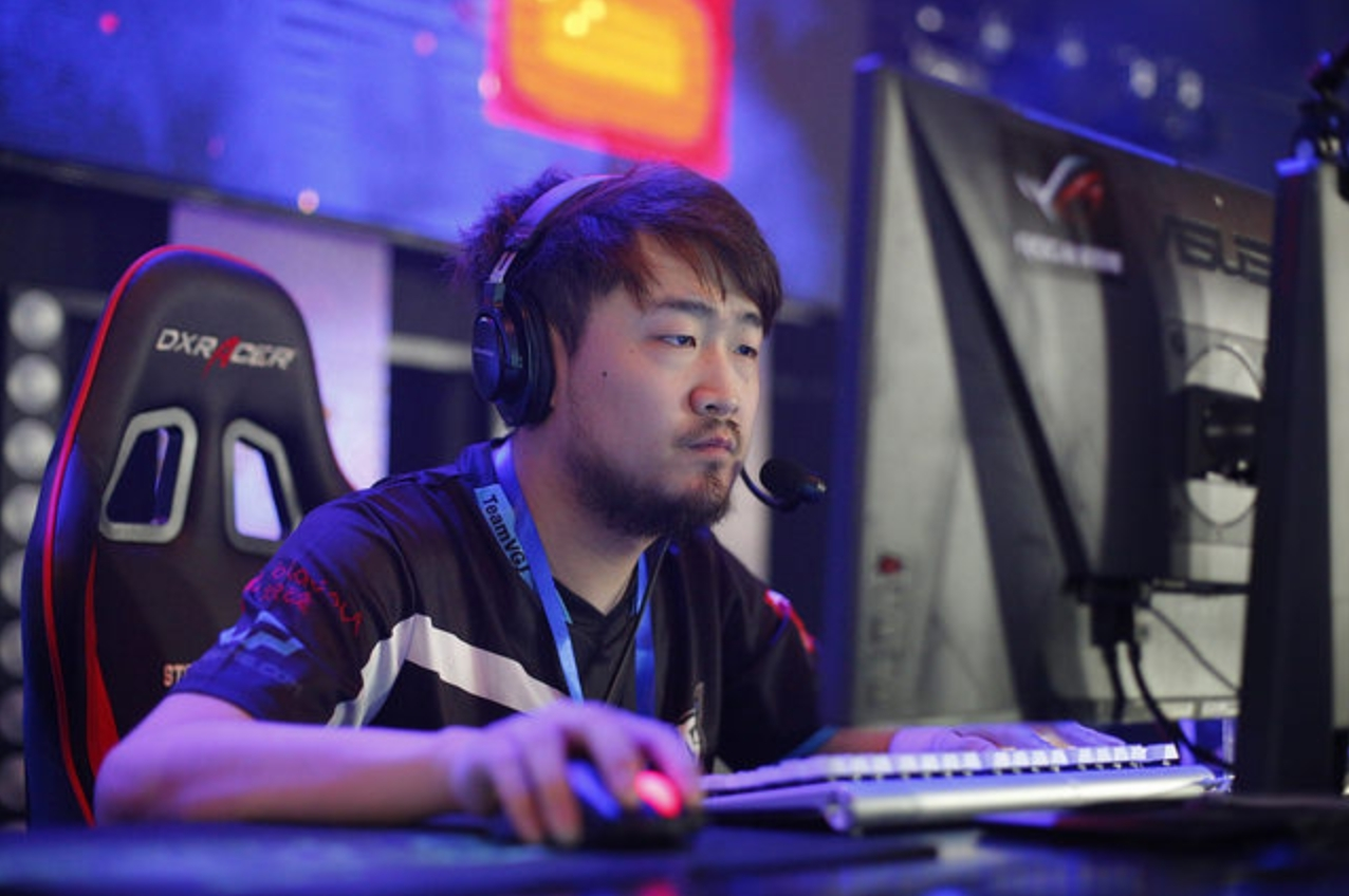 Team Secret的Puppey和Yapzor与Vici游戏教练Rotk一起流媒