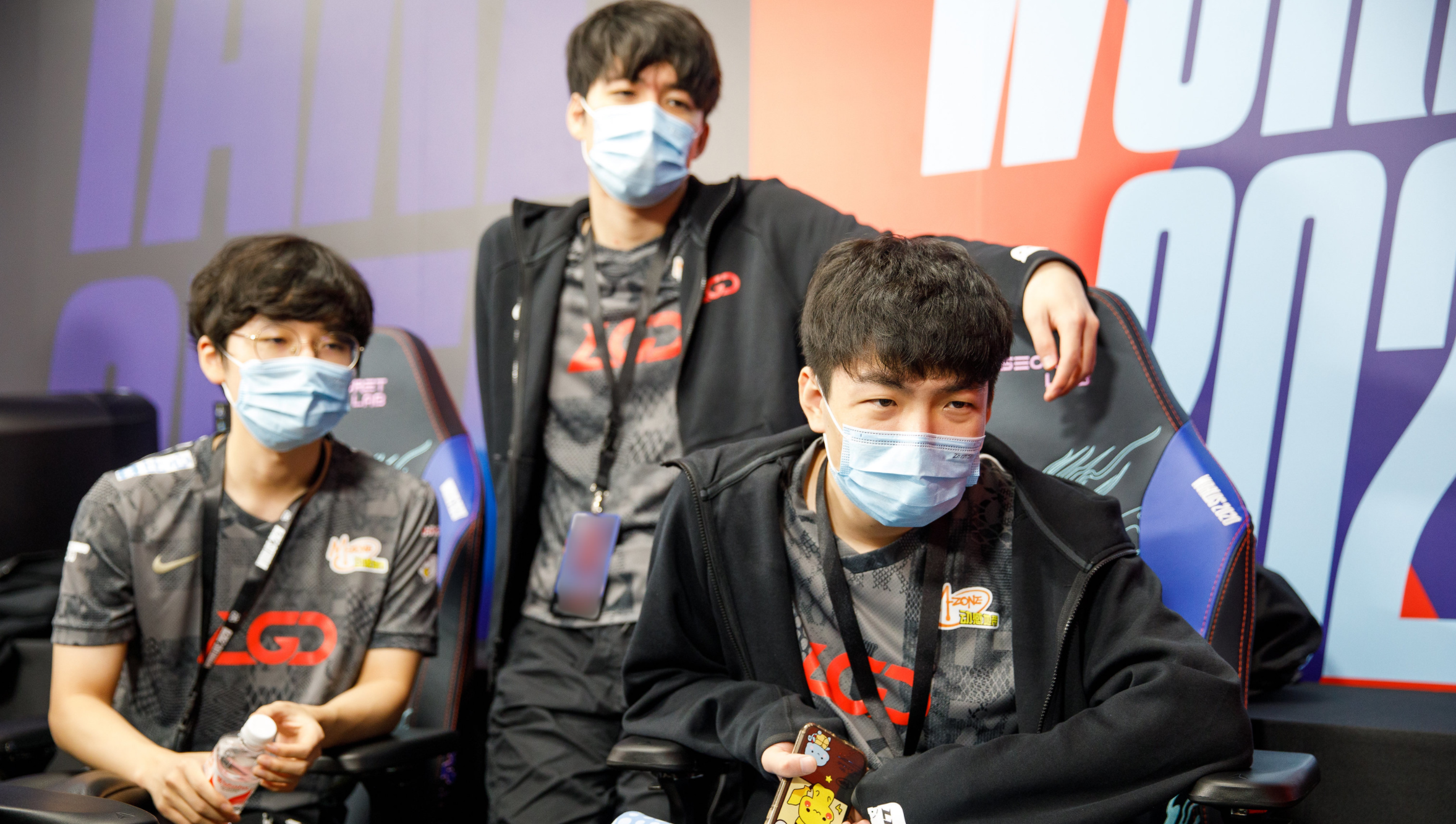 LGD終於以擊敗日本的V3電子競技在世界上贏得了一場比賽