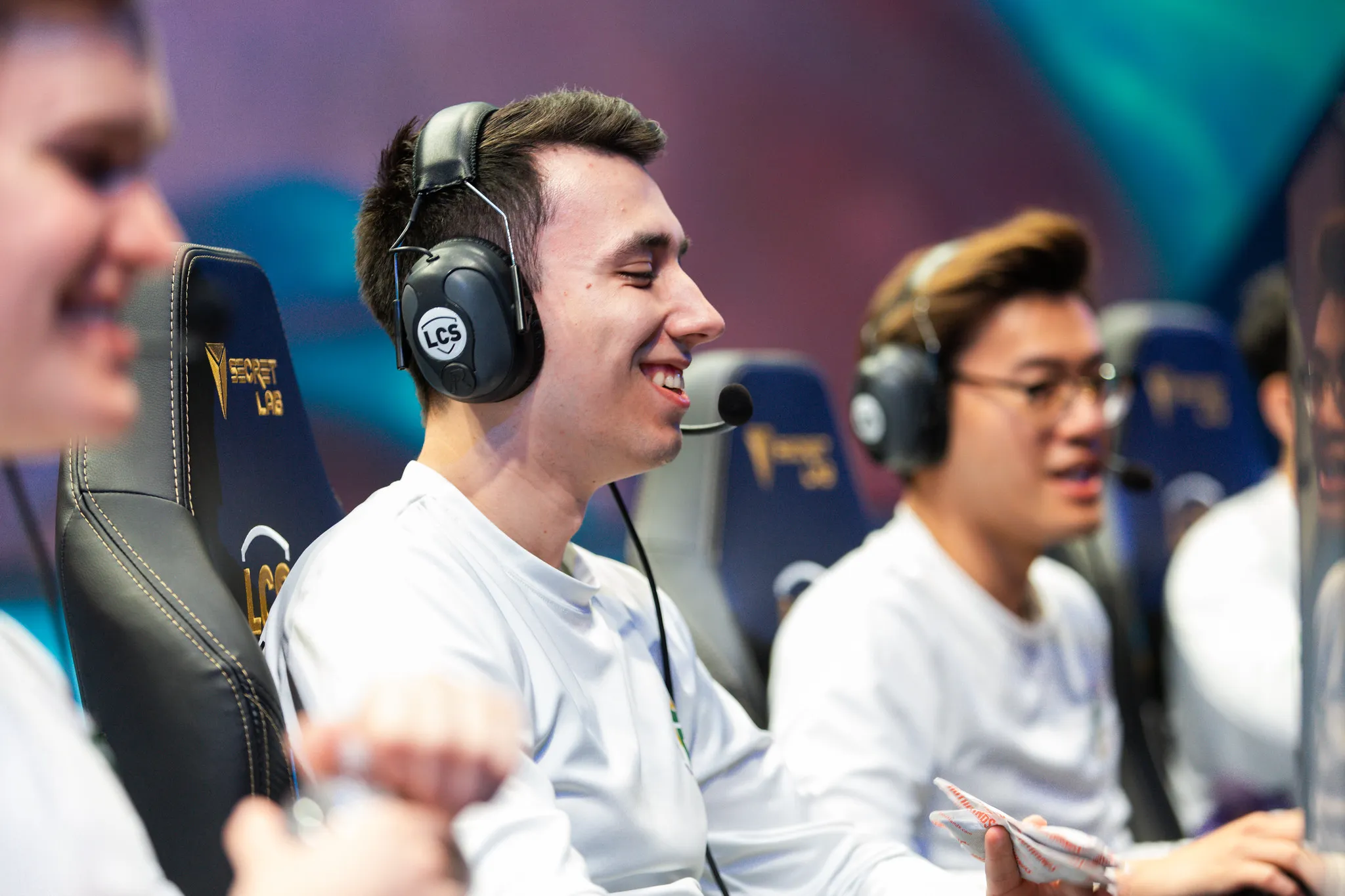 TSM標誌Powerofevil以取代中車道中的Bjergsen