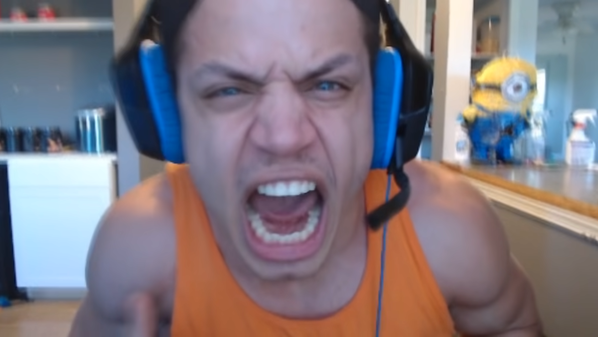 Tyler1 在扮演安妮时被普朗克连击一击