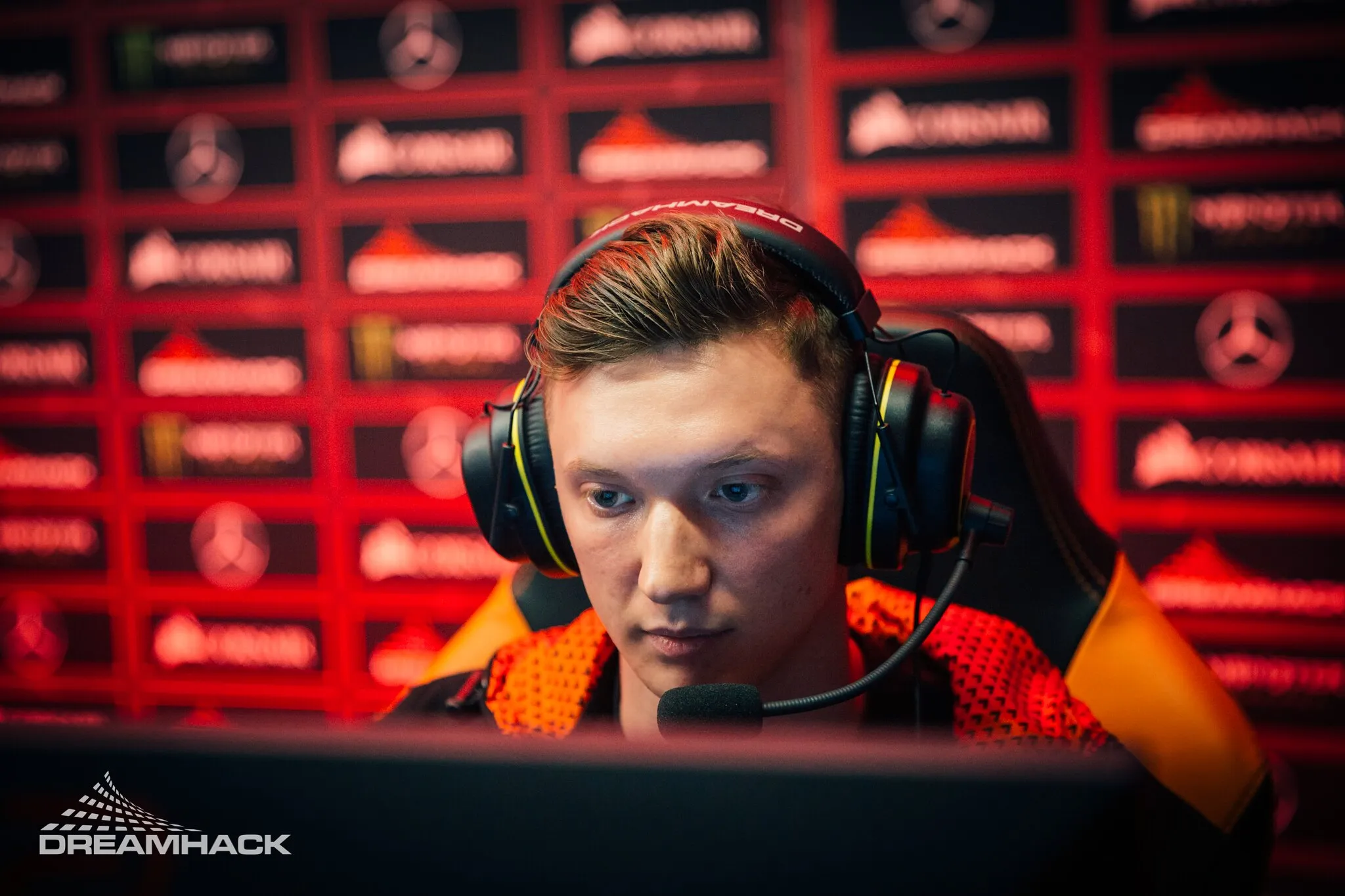 Resolut1on 为 EPIC League 的 Just Error 效力，替补 SumaiL