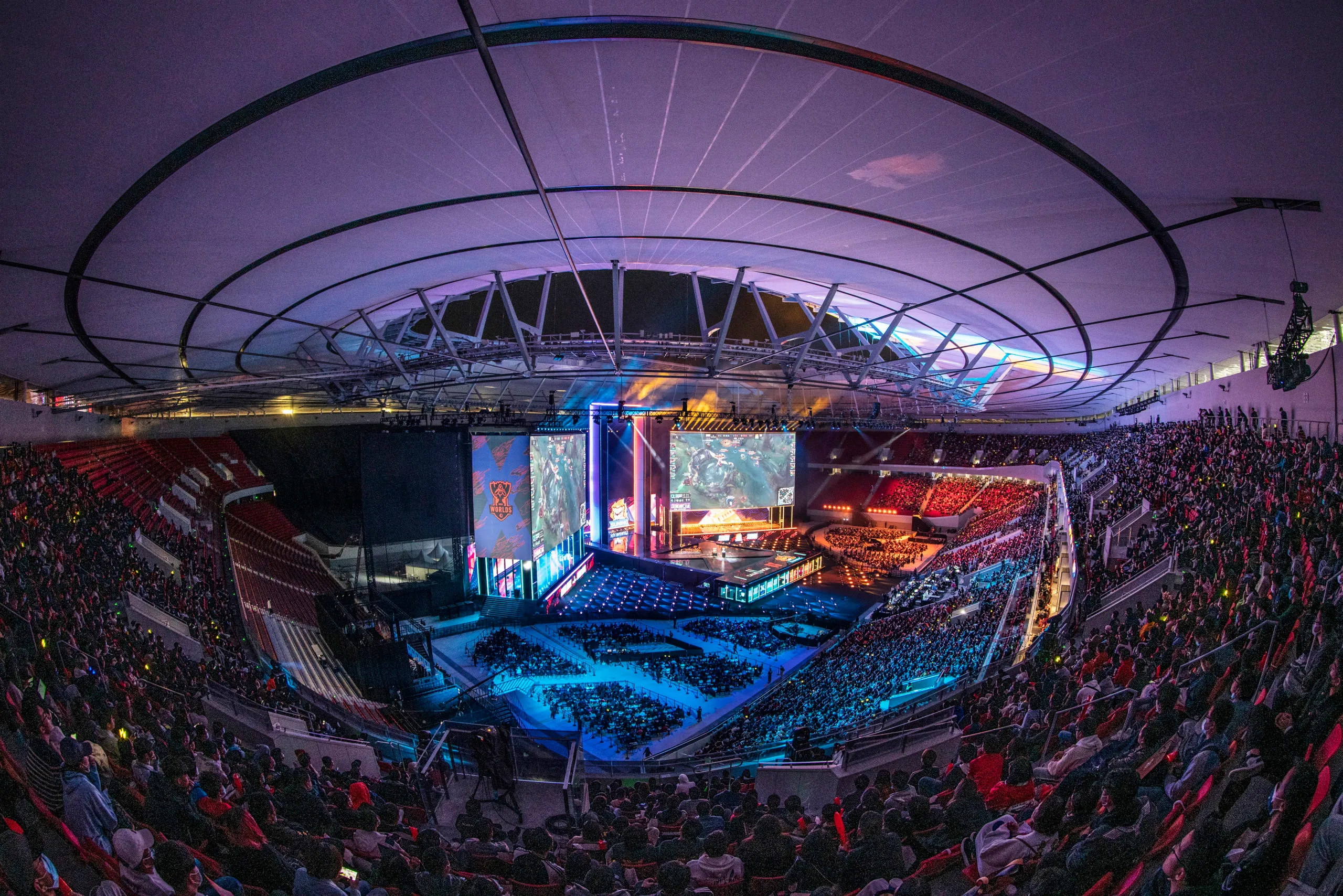 从 2022 年开始，Riot 与几乎所有现有的欧洲地区联赛签订了许可协议
