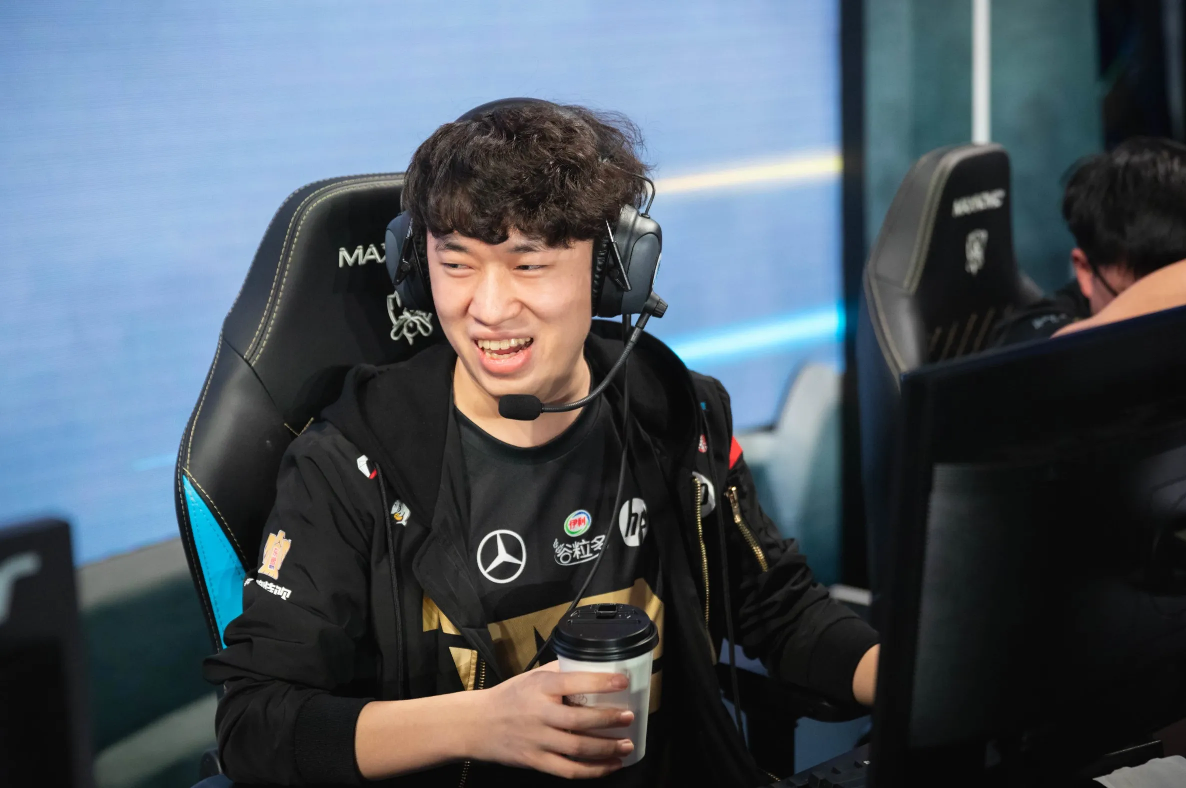 RNG在5場半決賽經典賽中的EDG超過EDG，將在2021年面對FPX。