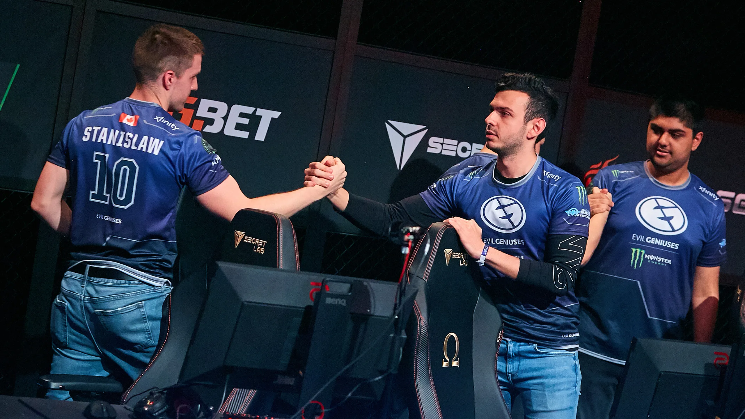 Tarik 的 CS:GO 設定、十字線和視圖模型