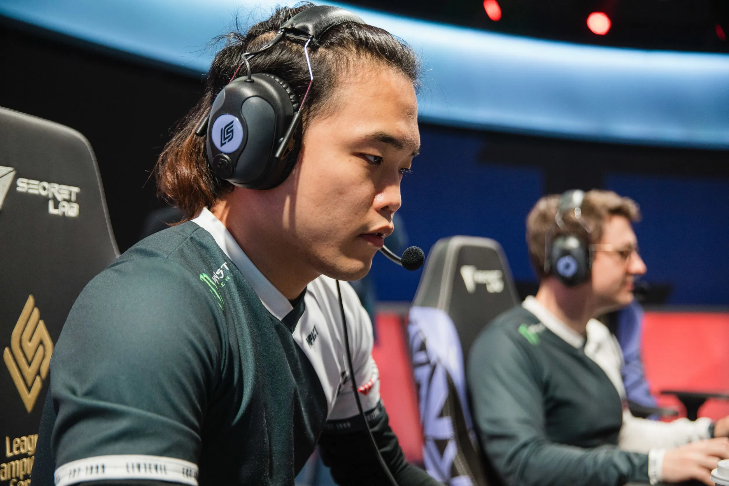 Evil Geniuses 终结了 FlyQuest 在 2021 年 LCS 夏季赛第 7 周的连胜纪录