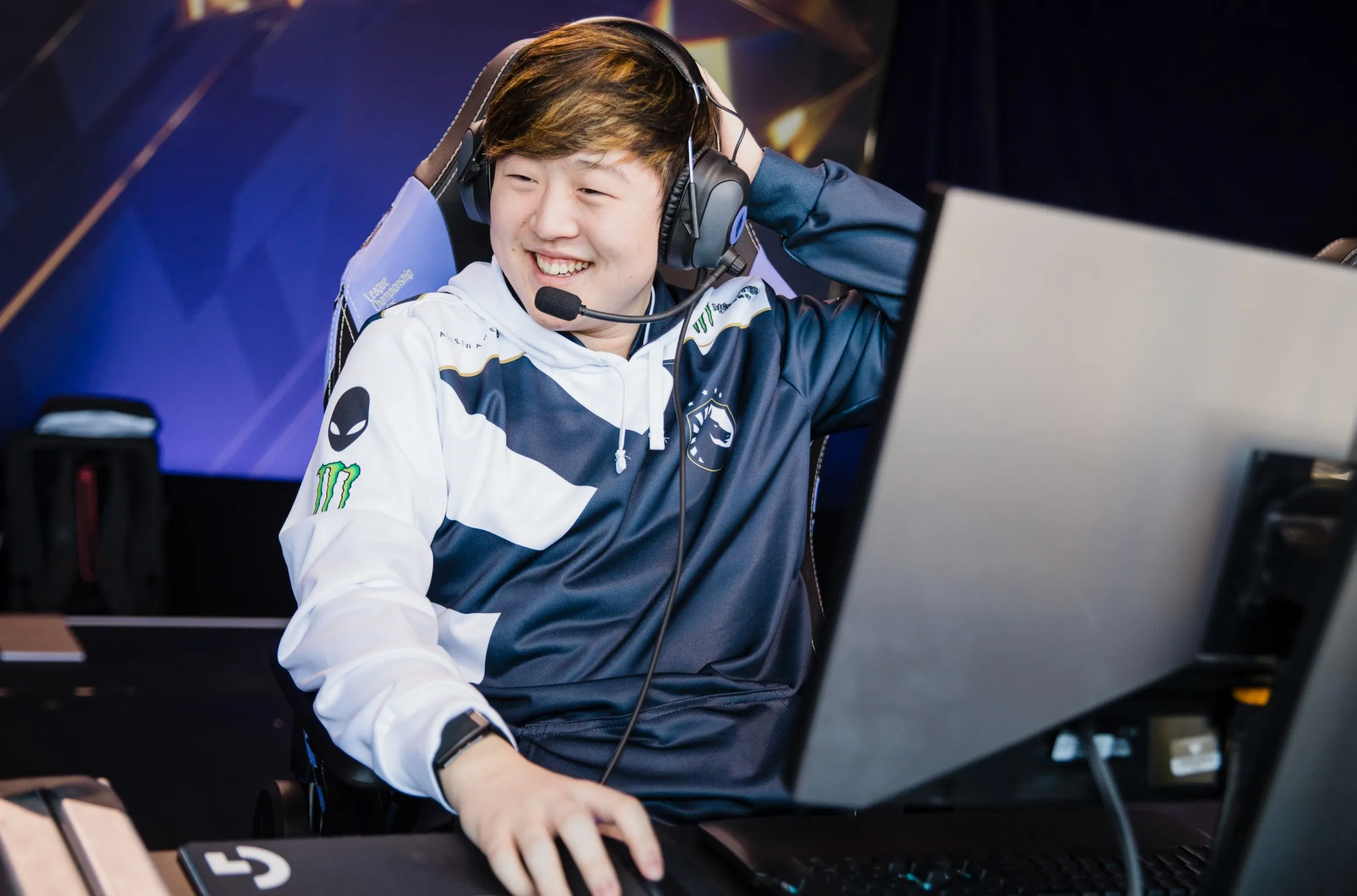 Team Liquid 在 2021 LCS 冠军赛上组决赛中击败 100 Thieves，确保 2021 年全球总决赛小组赛席位
