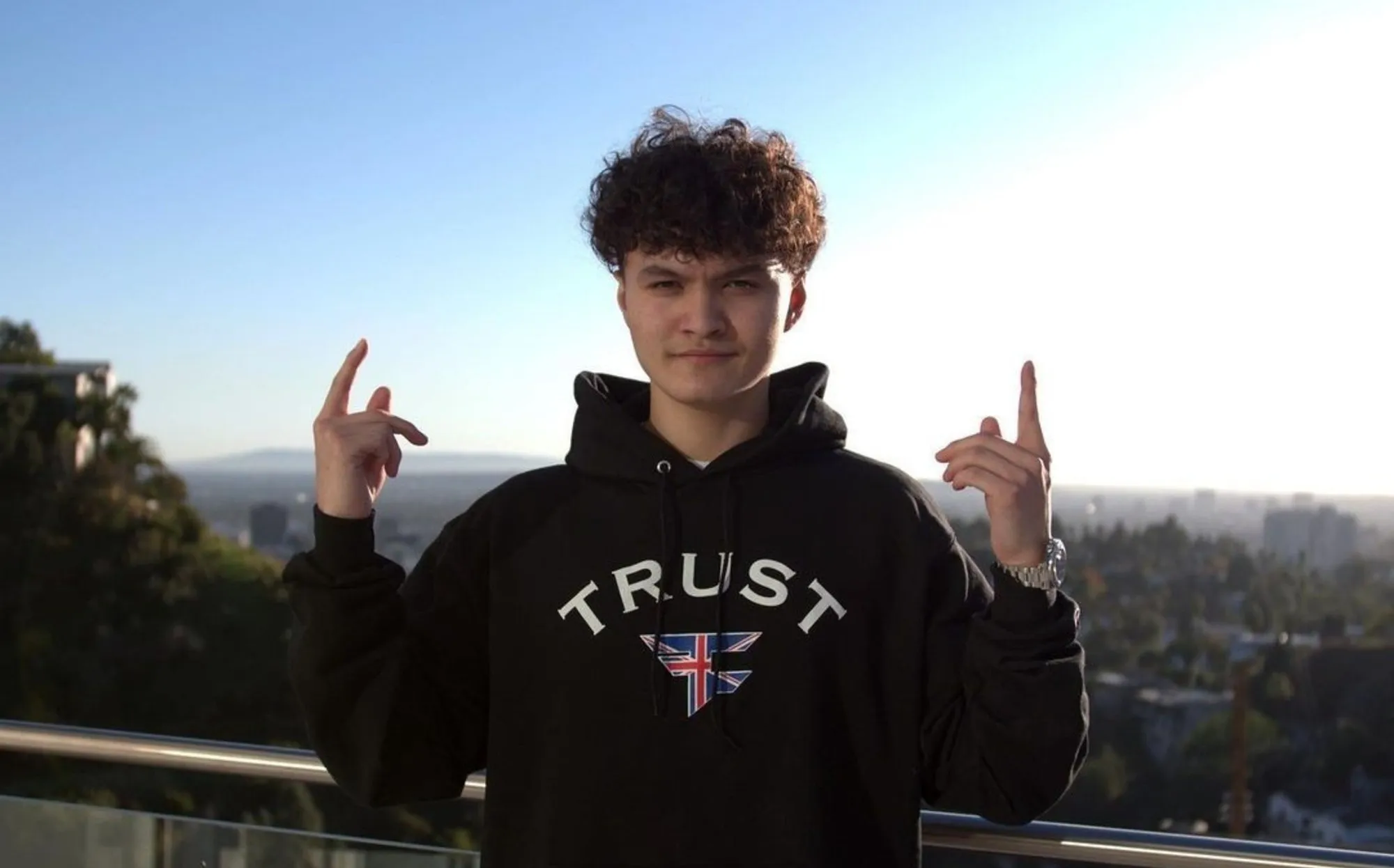 Faze Jarvis的游戏设置：耳机，鼠标，键盘等