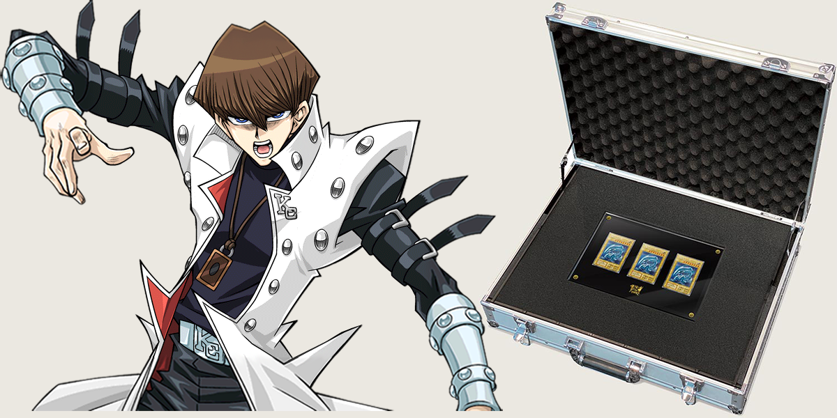 Konami 推出 25 周年纪念终极海马套装，包括海马的公文包、特殊的青眼白龙展示和新卡