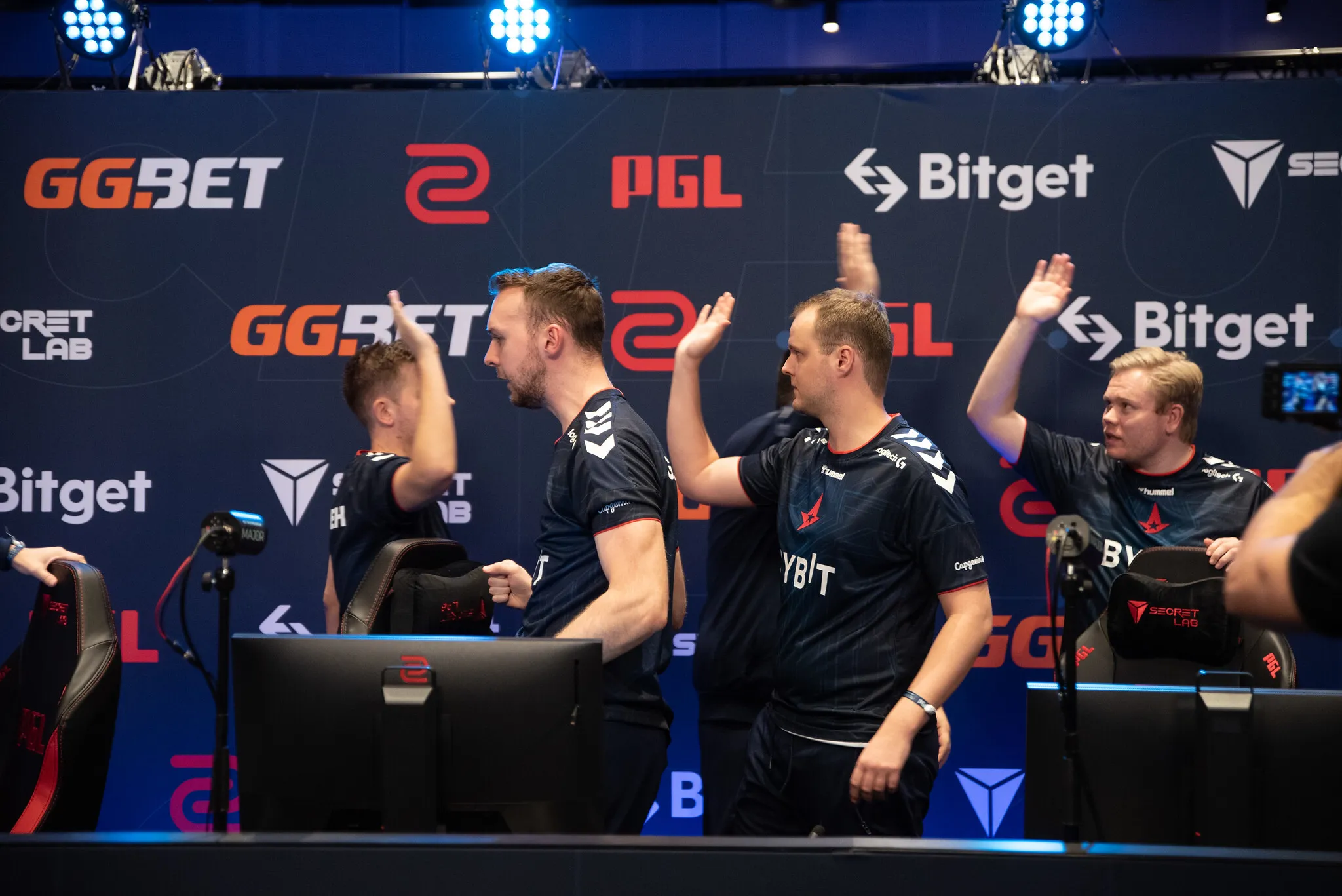 阿斯特拉斯（Astralis）從第一天的災難開始集會，在擊敗精神之後，有資格參加PGL斯德哥爾摩主要傳奇舞台